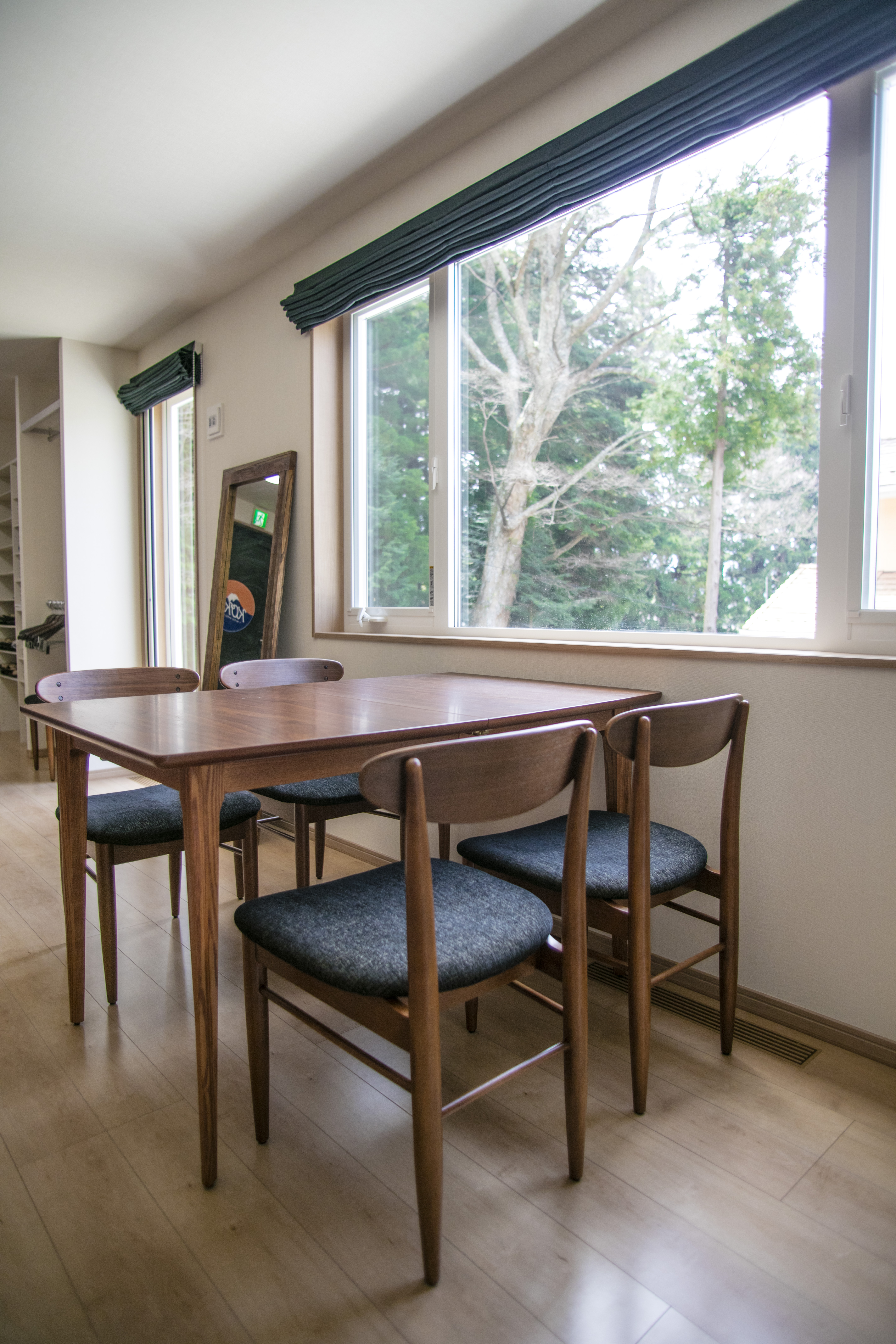 ダイニングテーブル