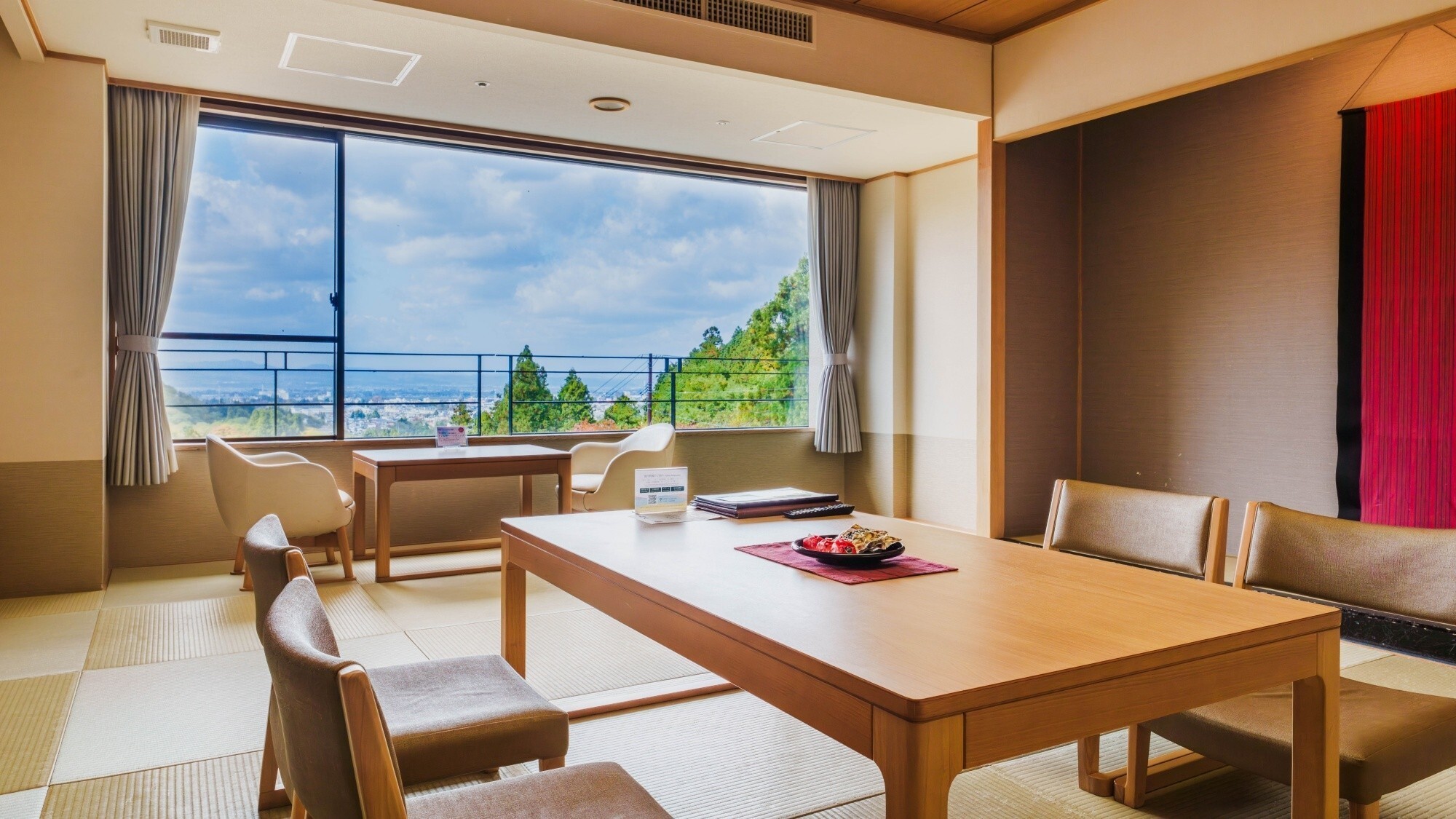 ■朱雀亭城下町側の和室※2020年客室リニューアル