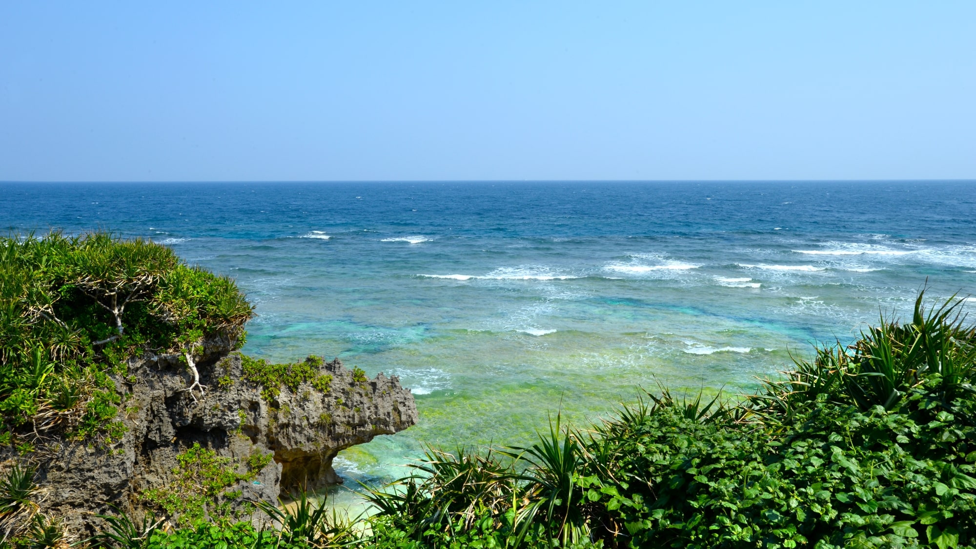 目の前には海が広がっています