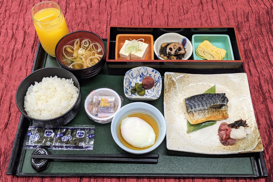 【朝食付き】◎全館Wi-Fi対応◎ホテル前駐車場無料！★朝食付きプラン♪