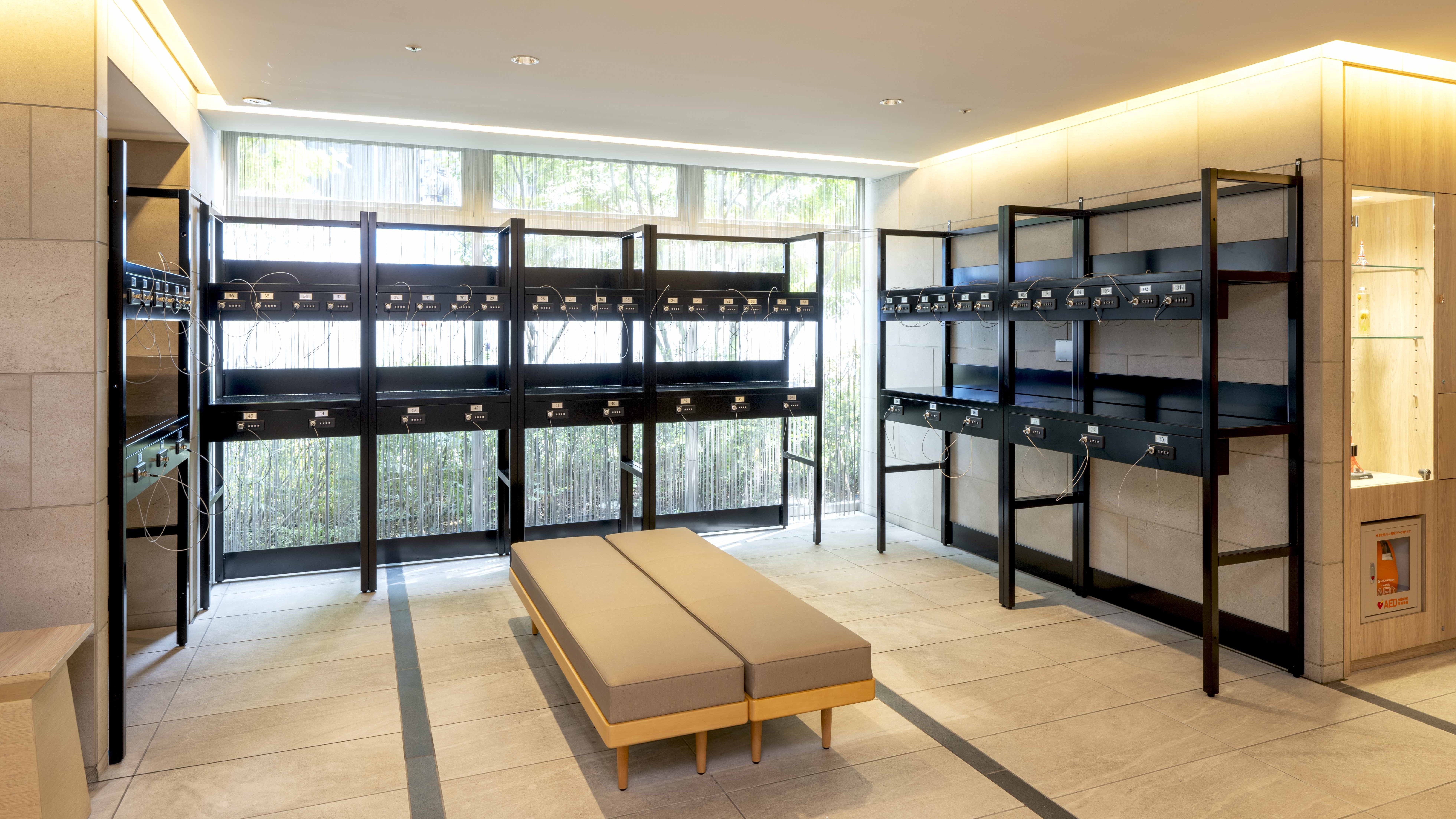 ご宿泊者様専用のセルフロッカー(ご使用はチェックイン当日とチェックアウト当日に限らせていただきます。)