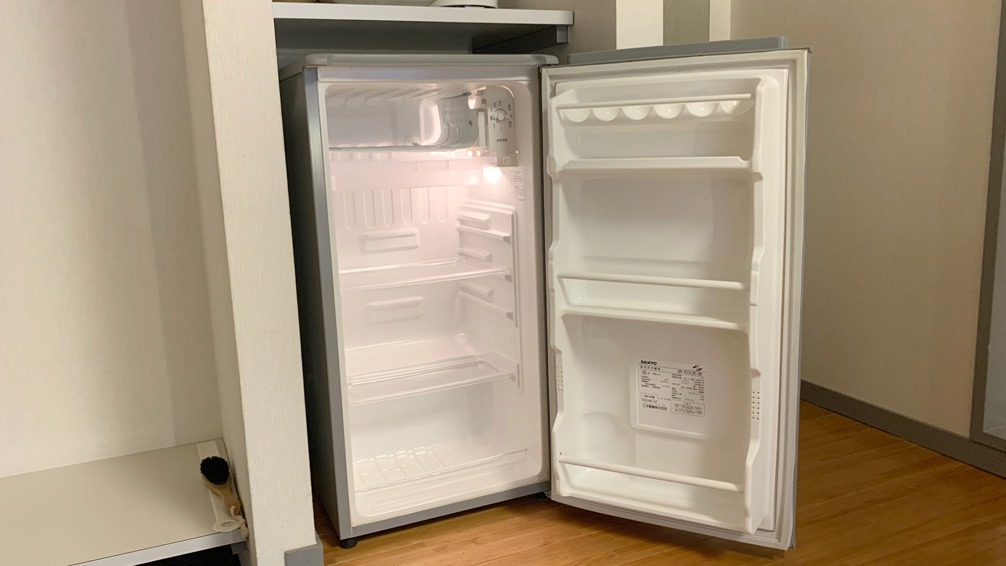 冷蔵庫／お部屋には冷蔵庫も設置しています。