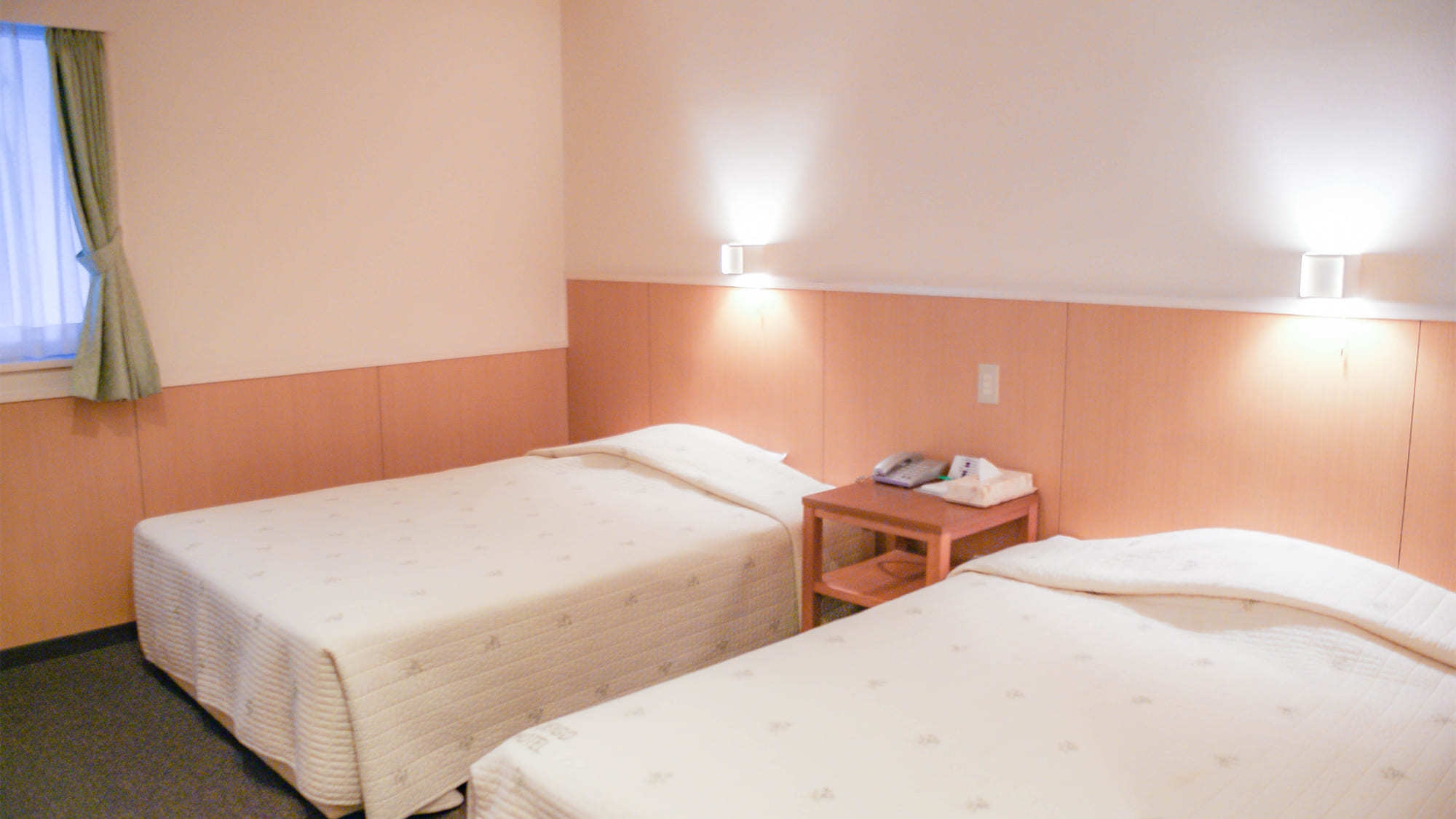 【30％OFF】【楽天スーパーSALE】沖縄南ICより車で約5分！異国情緒あふれるコザ旅満喫／素泊り