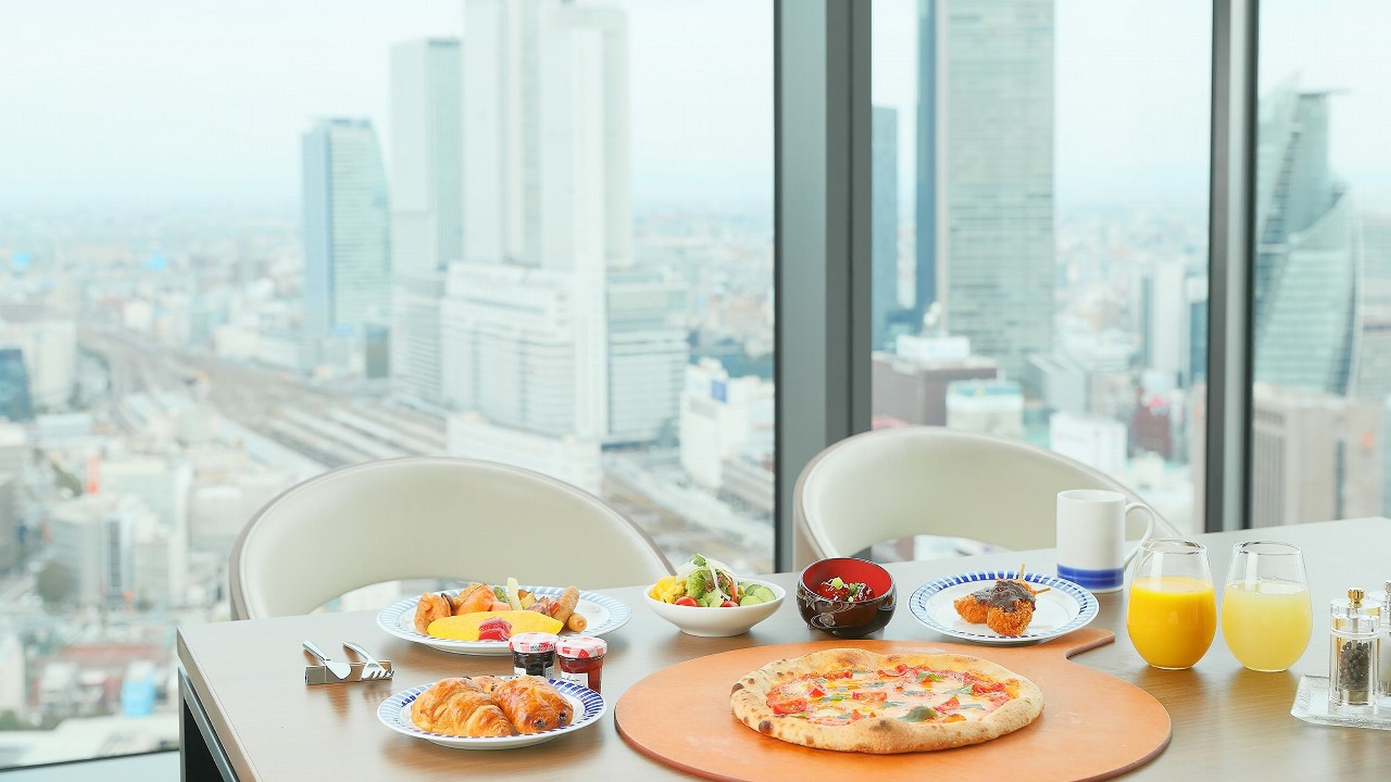 Sky Dining 天空　眺望と朝食を同時に味わえる「眺食」