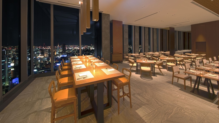 Sky Dining 天空　店内（夜）