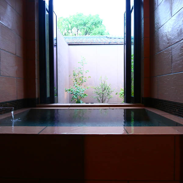 和洋室【たちばな】お庭が眺められる内風呂