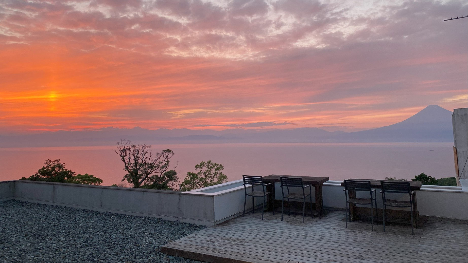 【楽天月末セール】飲み放題付きスタンダードプラン／富士山と駿河湾を望む全室半露天風呂付き【1泊2食】