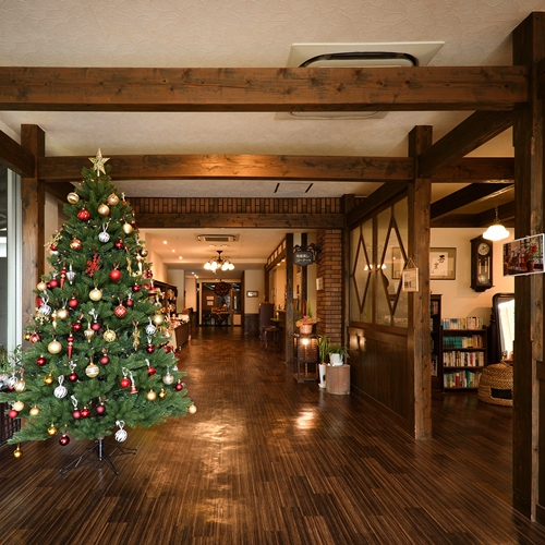 【フロント】季節にあわせて飾り付けもしています♪