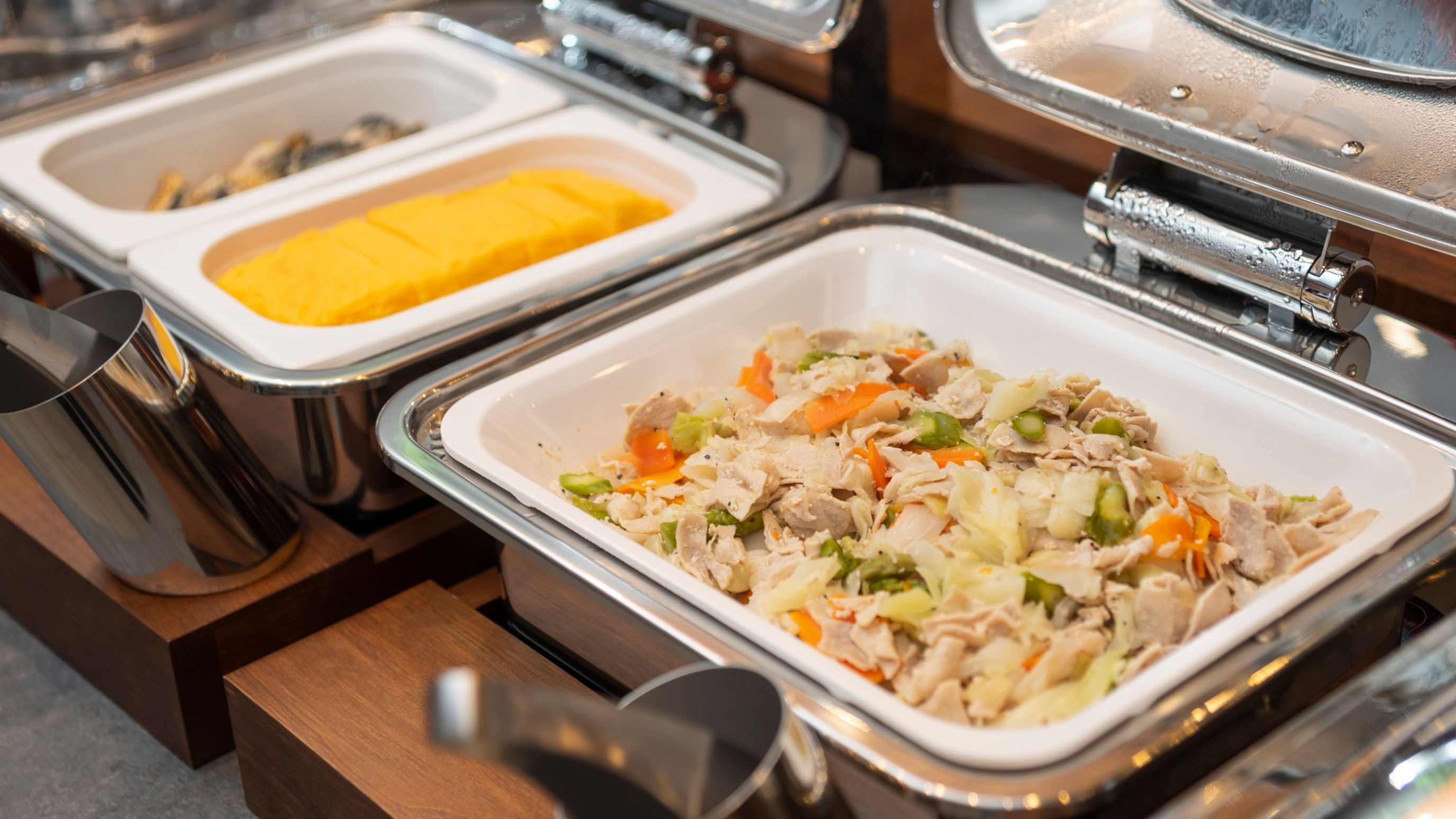 温かいお料理を提供いたします