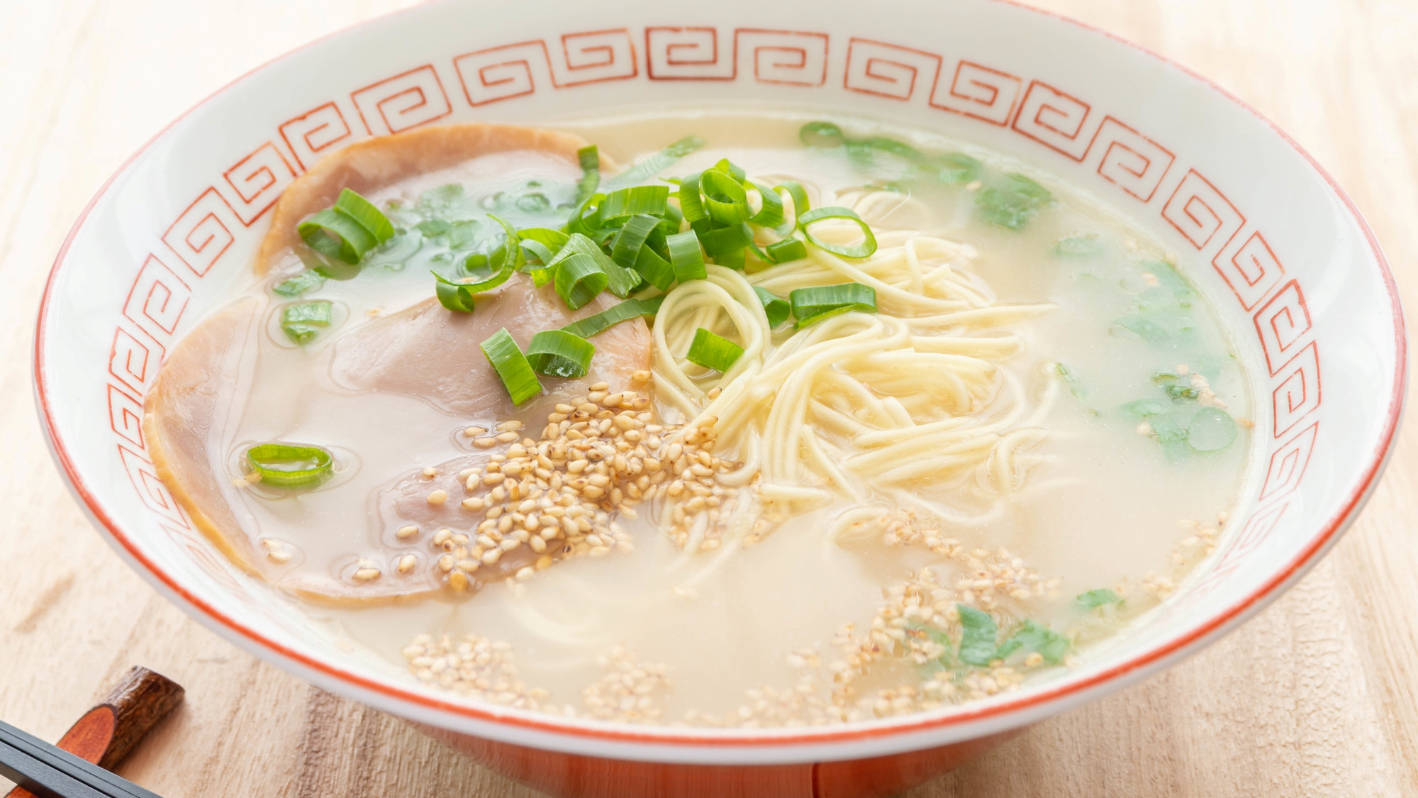 博多名物、本場のとんこつラーメン