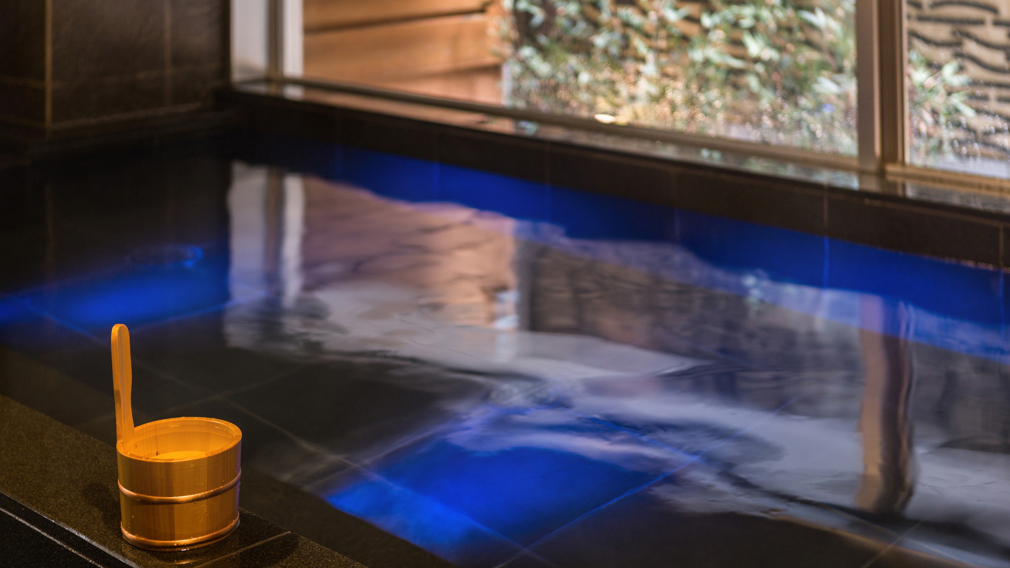 お肌に優しい泉質をご堪能ください