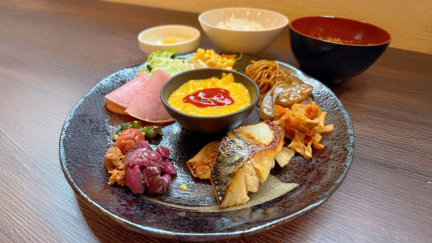 【連泊割×朝食付】7連泊〜お得なプラン♪男女別大浴場完備★駐車場無料★厳選食材の朝食で元気を充電♪