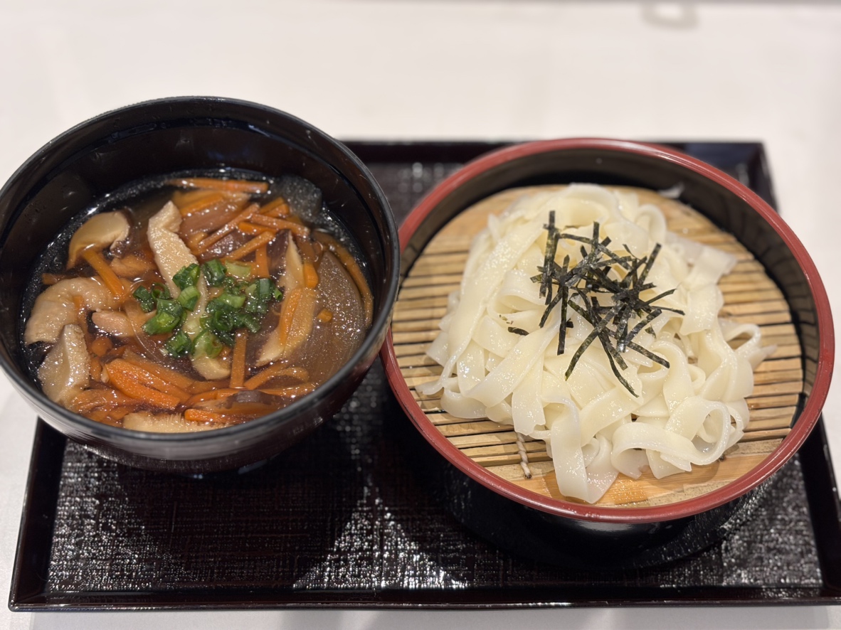 ■山梨の郷土料理！夏の季節に好まれる「おざら」！夏季限定でのご提供です。