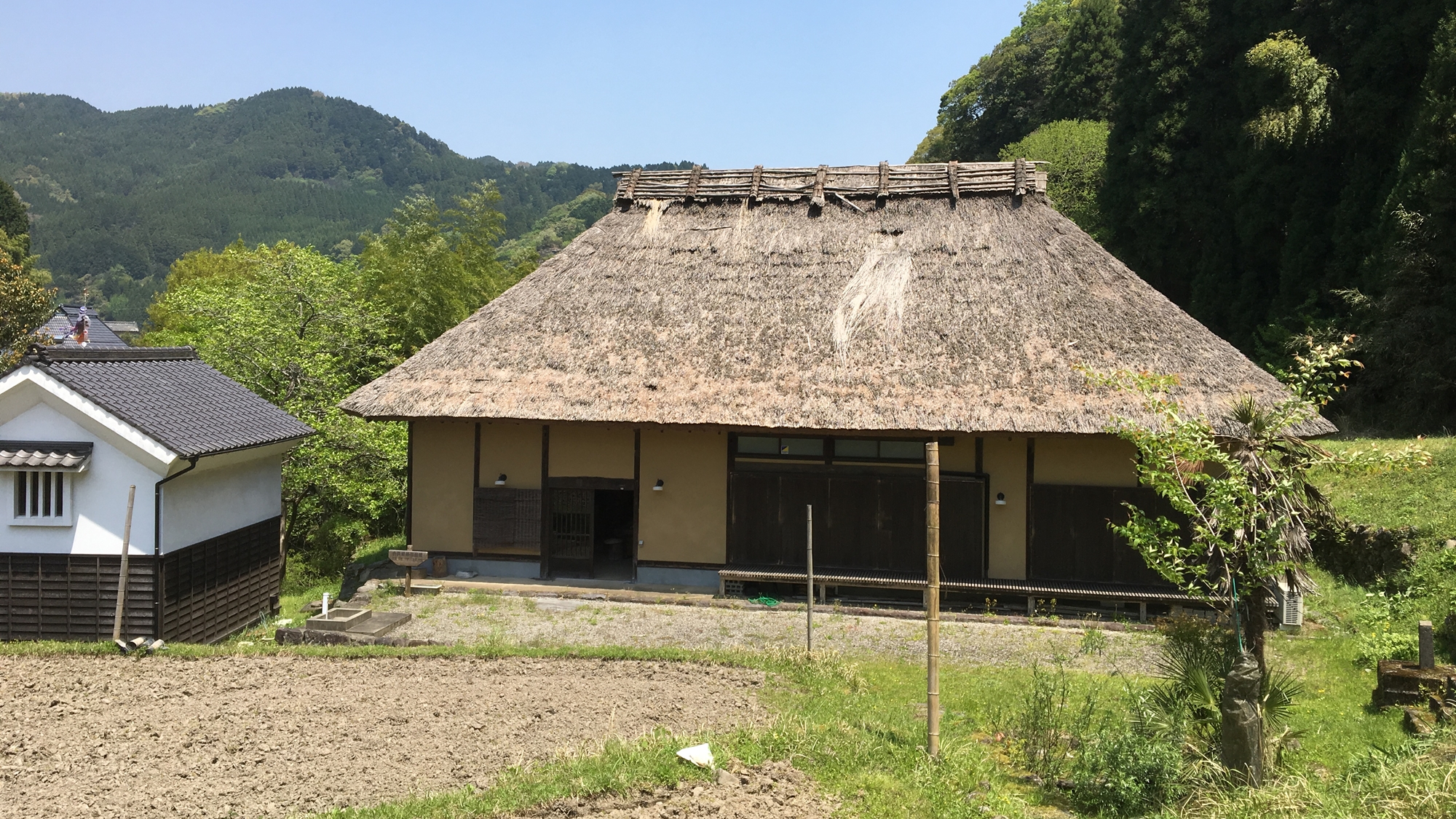 *【神尾家住宅（国重要文化財）】江戸時代の旧家。年代がはっきりしている民家としては九州最古のもの。