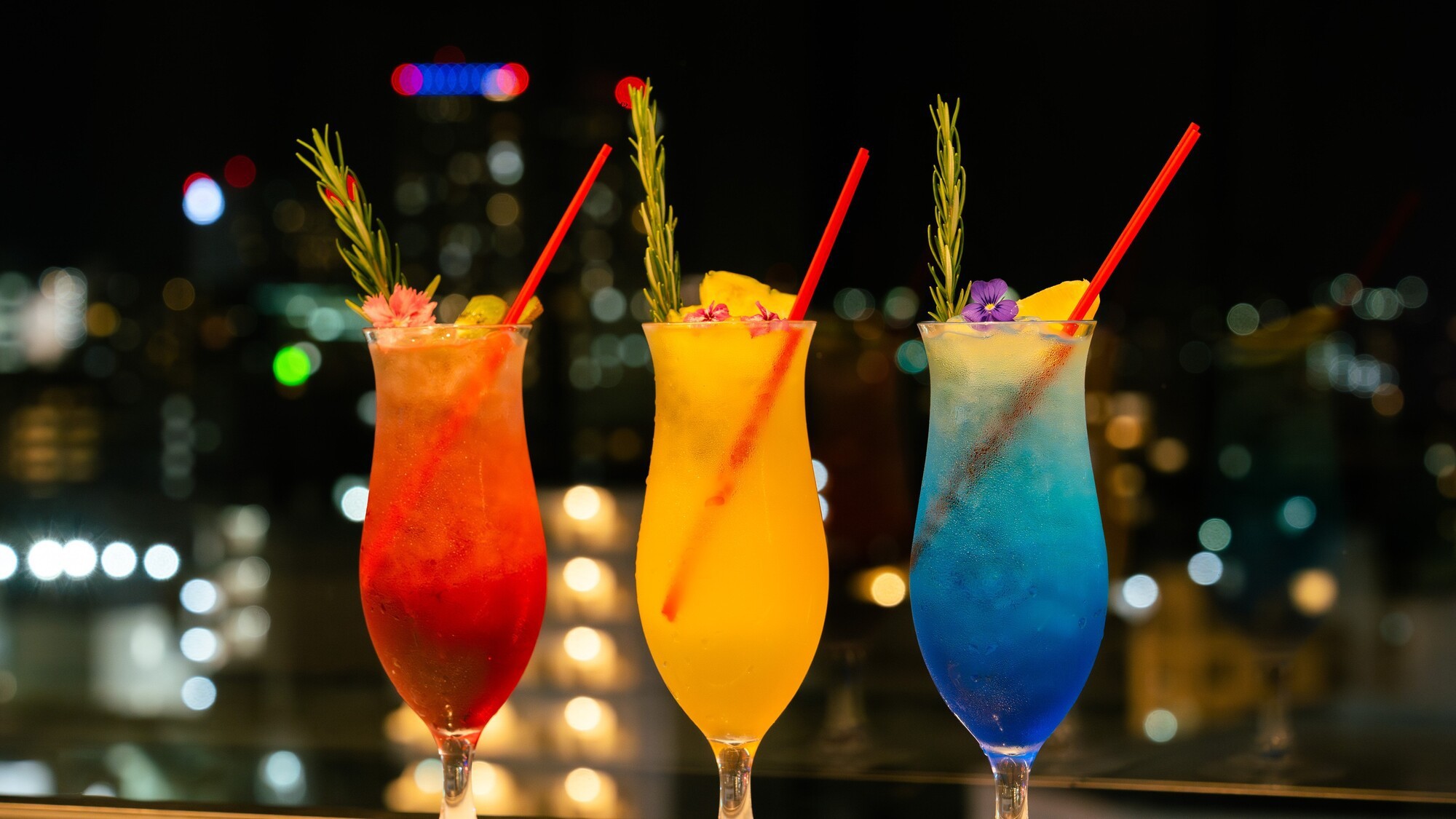 【ナイトプール入場特典付】映えナイトシースループール＆トロピカルドリンク1杯付！【2名〜】（素泊）