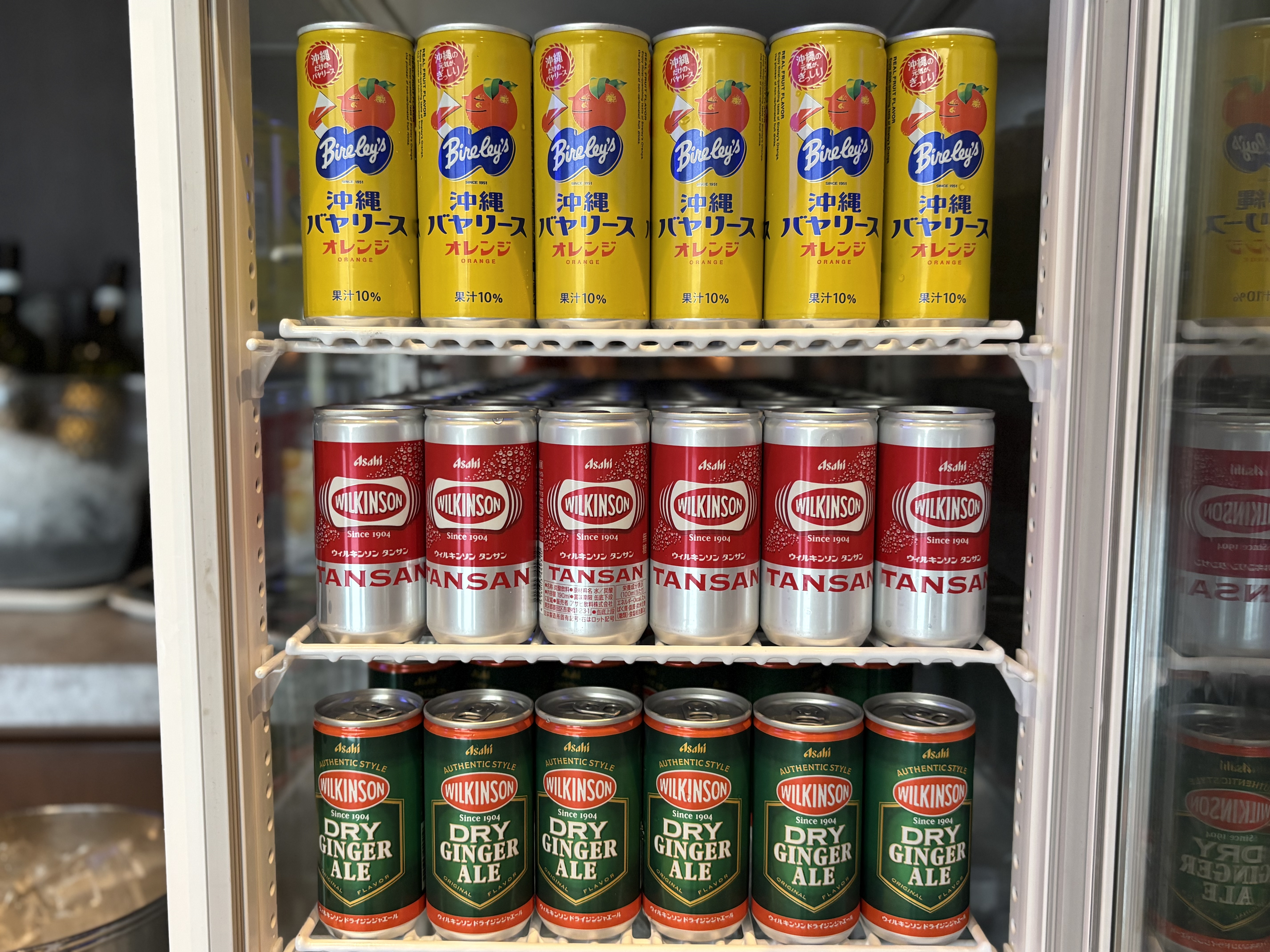 オレンジジュース、炭酸水、ジンジャーエール