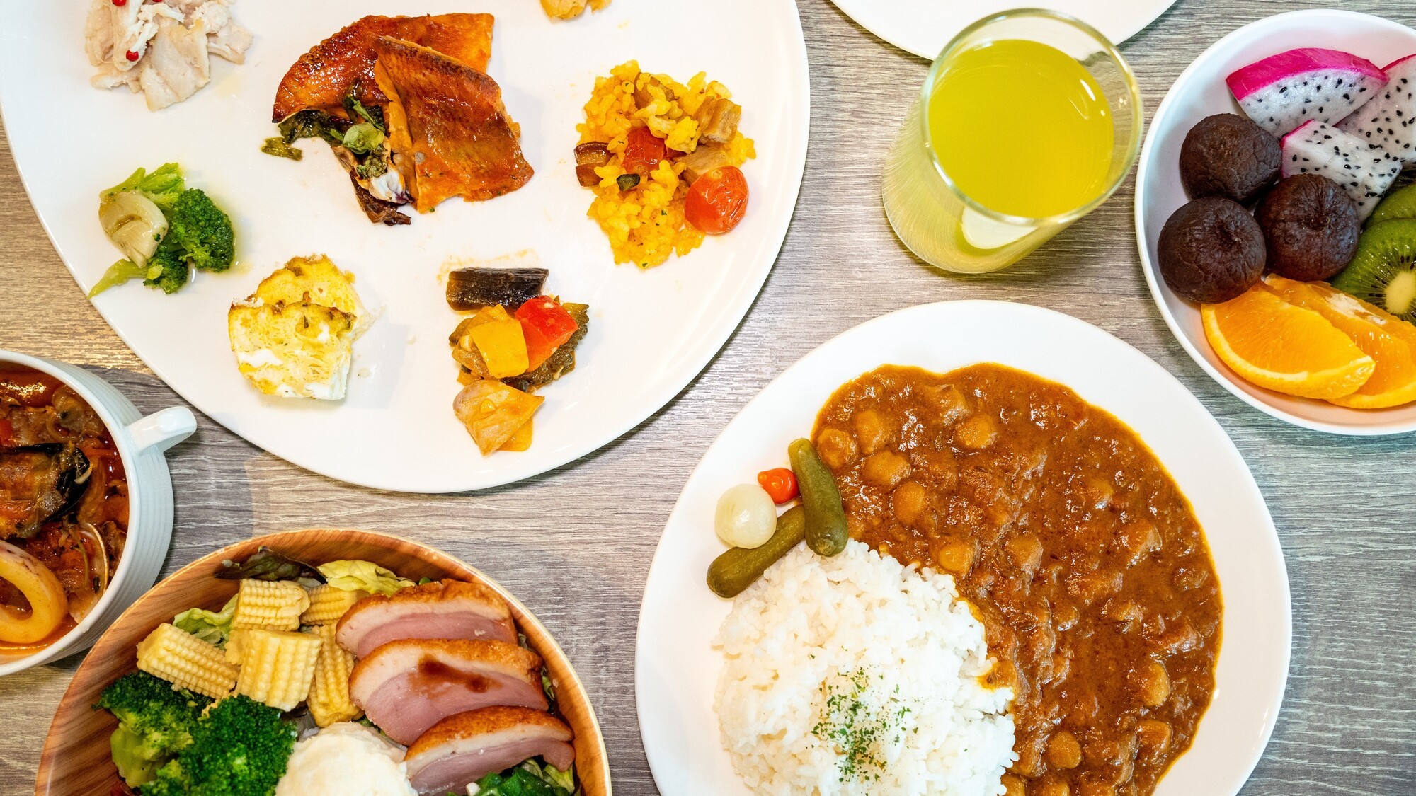 素材にこだわった、本格的なお料理。シェフの技が光る、至福のひとときを