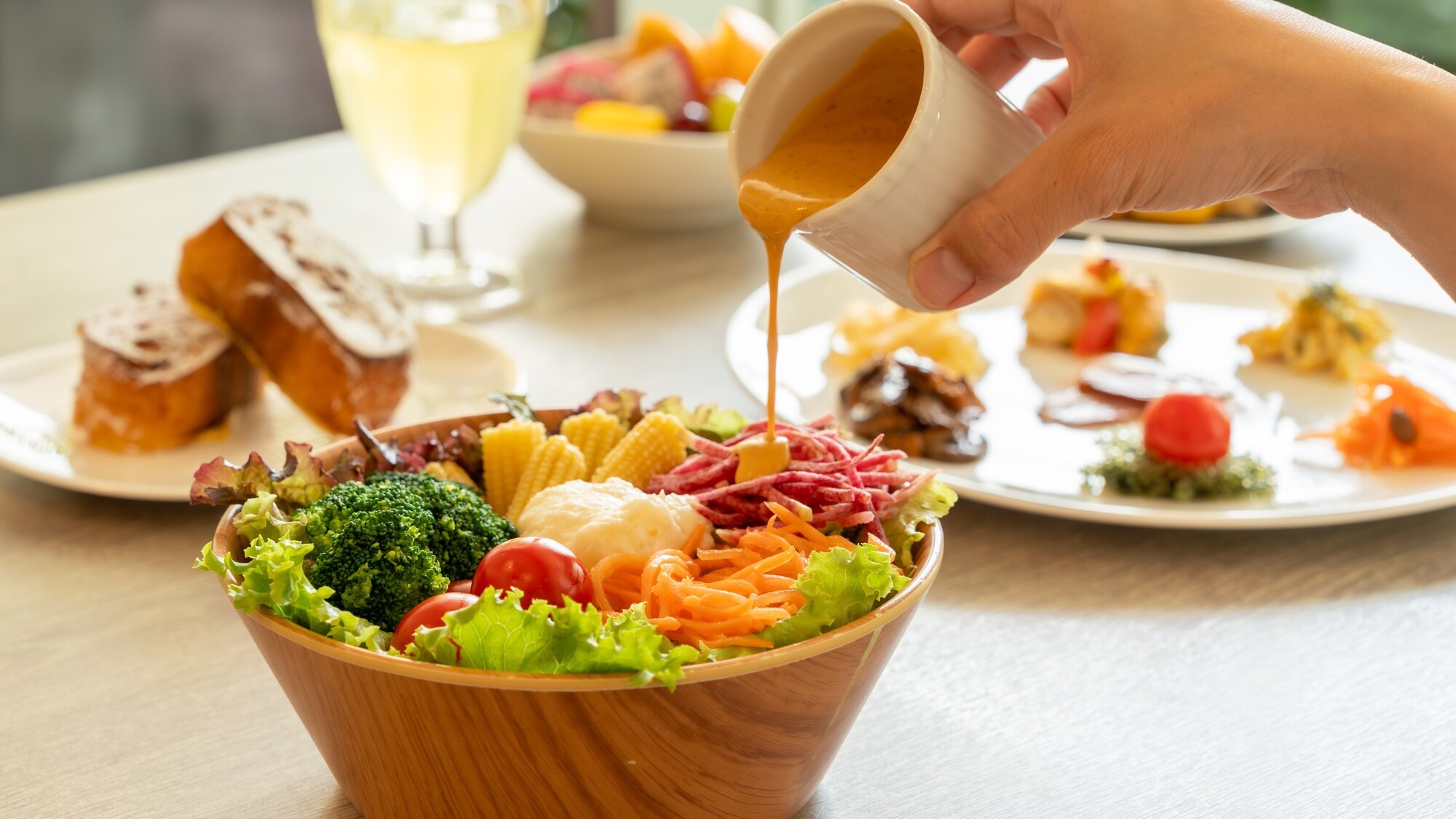 口いっぱいに広がる野菜の甘みと旨味を、ドレッシングでどうぞ