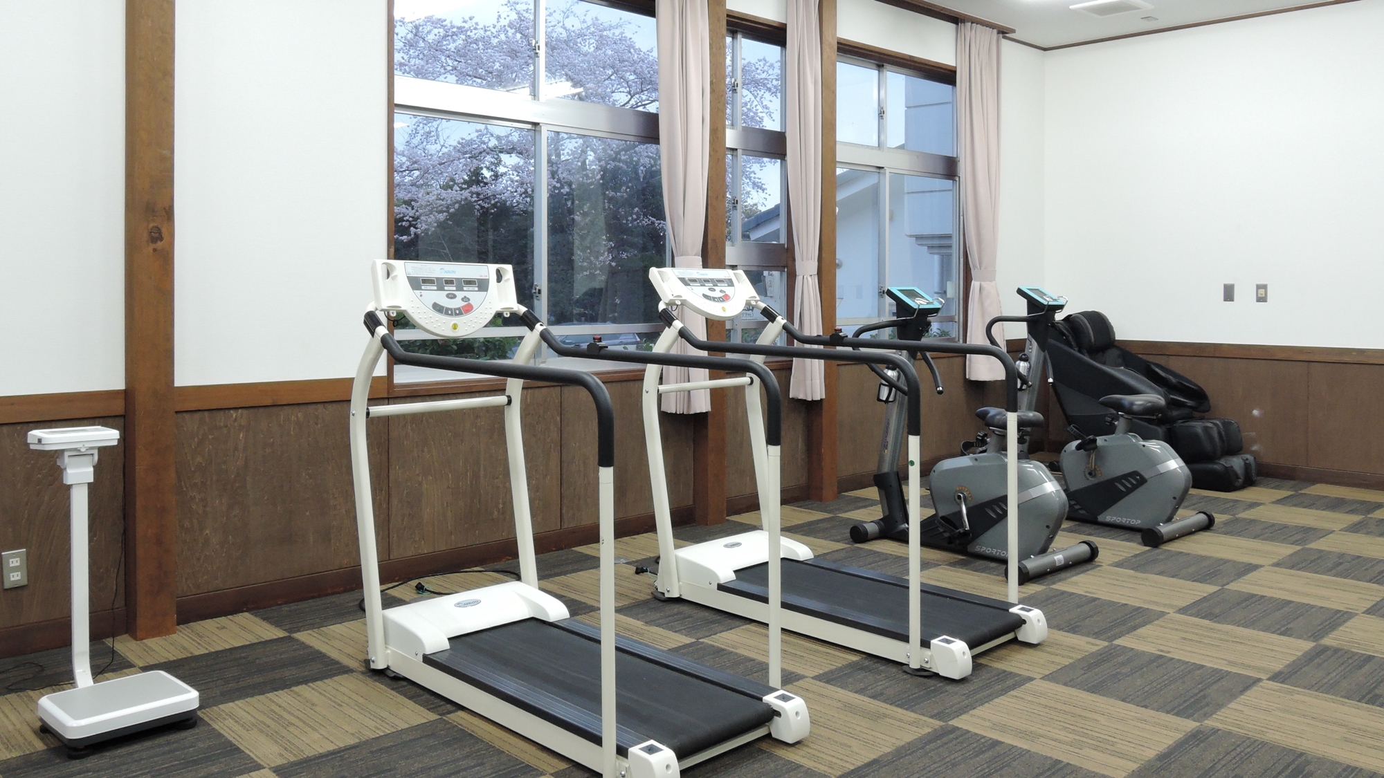 *【館内一例】トレーニングルーム