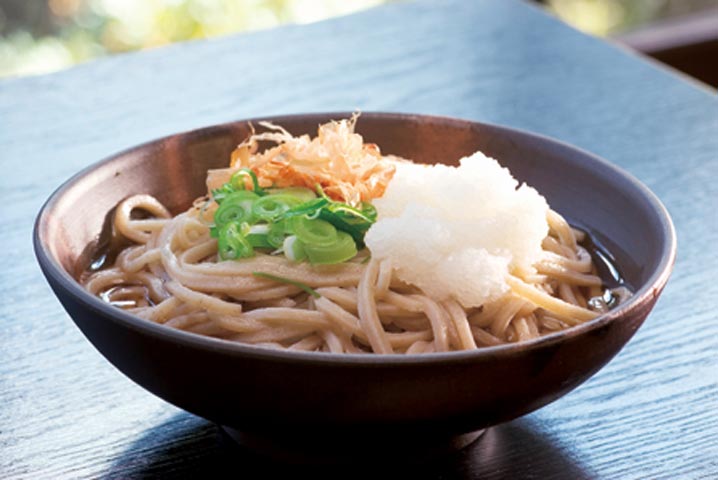 【越前そば】大根おろしが特徴的な福井県の名物です。