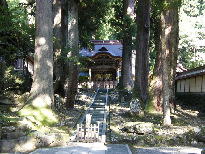 【永平寺】曹洞宗の寺院、樹齢700年の老杉に囲まれた静寂な場所です。