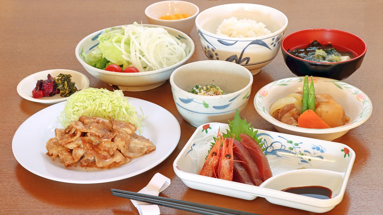 【夕食付き】オーナーシェフの日替わり手作り定食♪地元食材×地元米｜出張・連泊歓迎