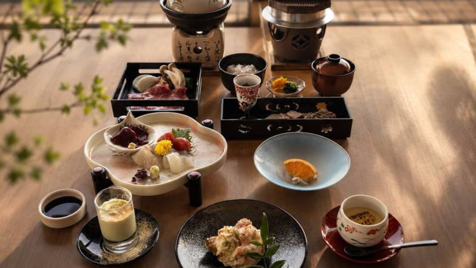 【人気No1プラン／グループ特典】3名以上で嬉しいドリンク付！生まぐろと熊野牛の2食旅＜熊野会席＞