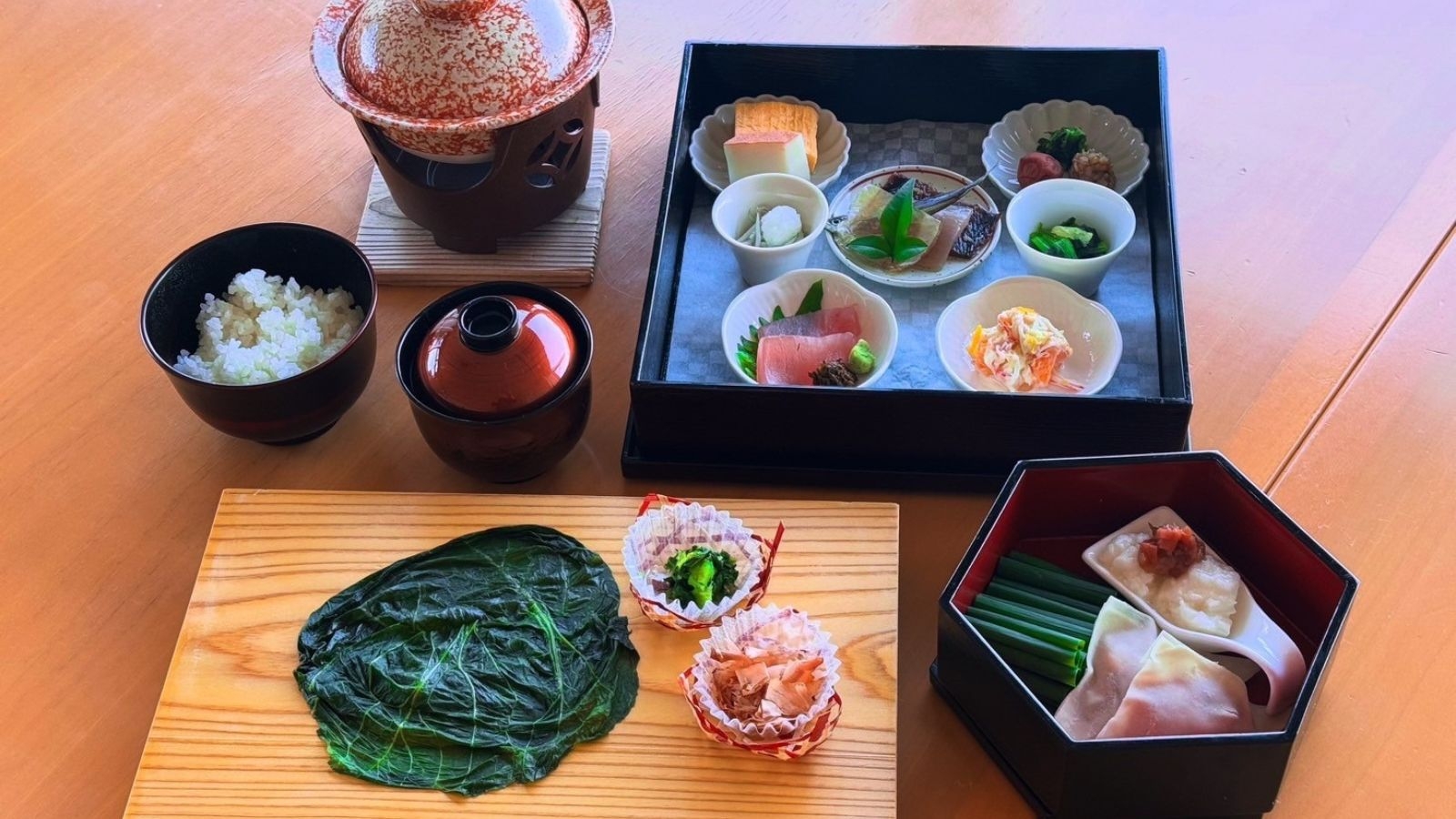 【楽天月末セール】肉好きにはたまらん！希少な熊野牛をステーキと炙り寿司【特選熊野牛/2食付】