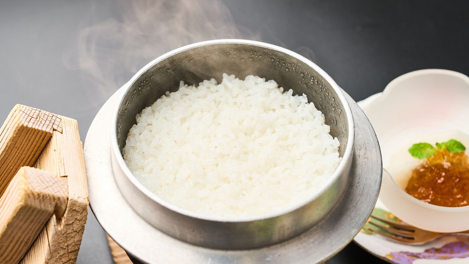 夕食：炊き立ての熊野古道風伝米