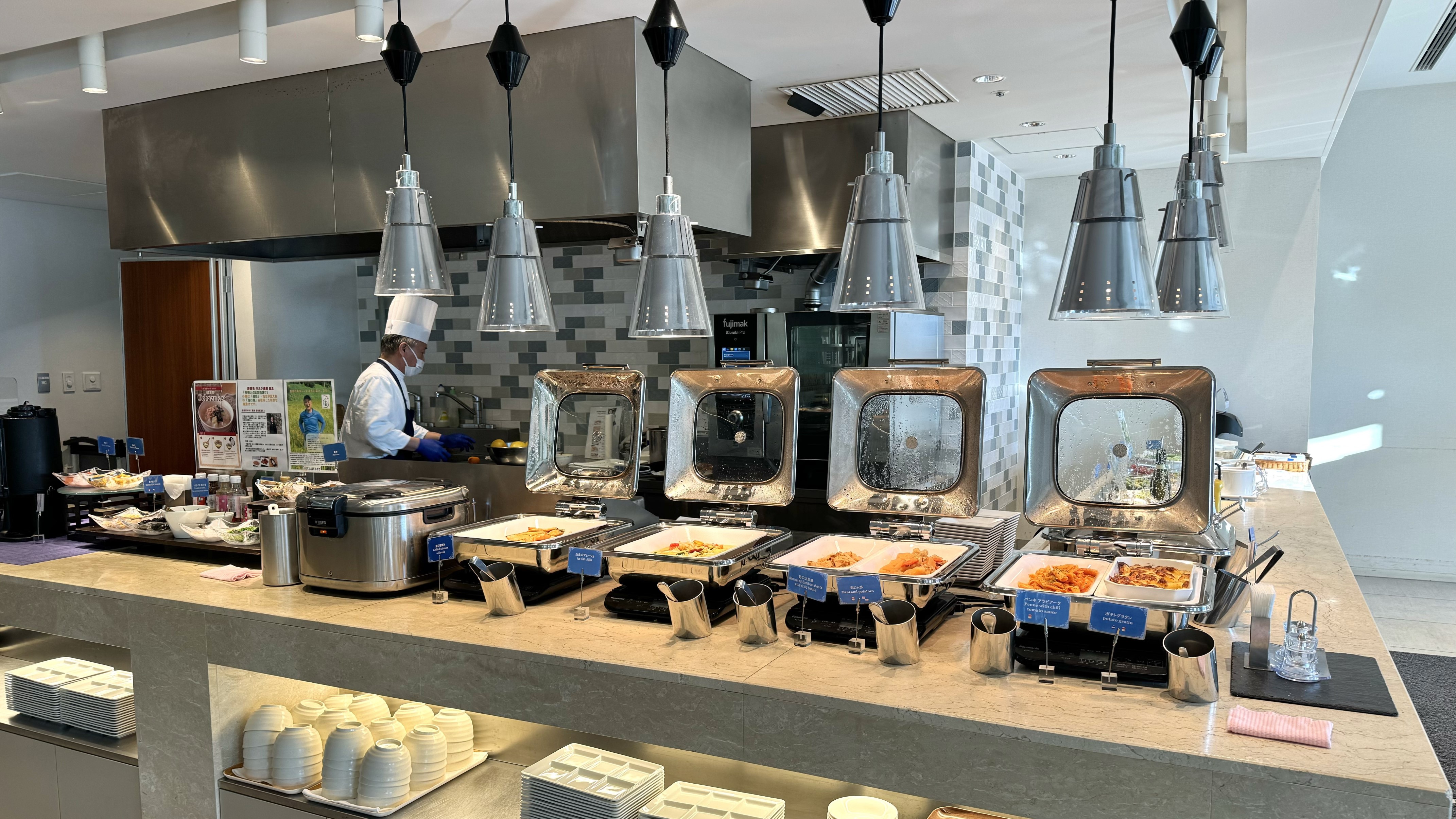 朝食ビュッフェの一例