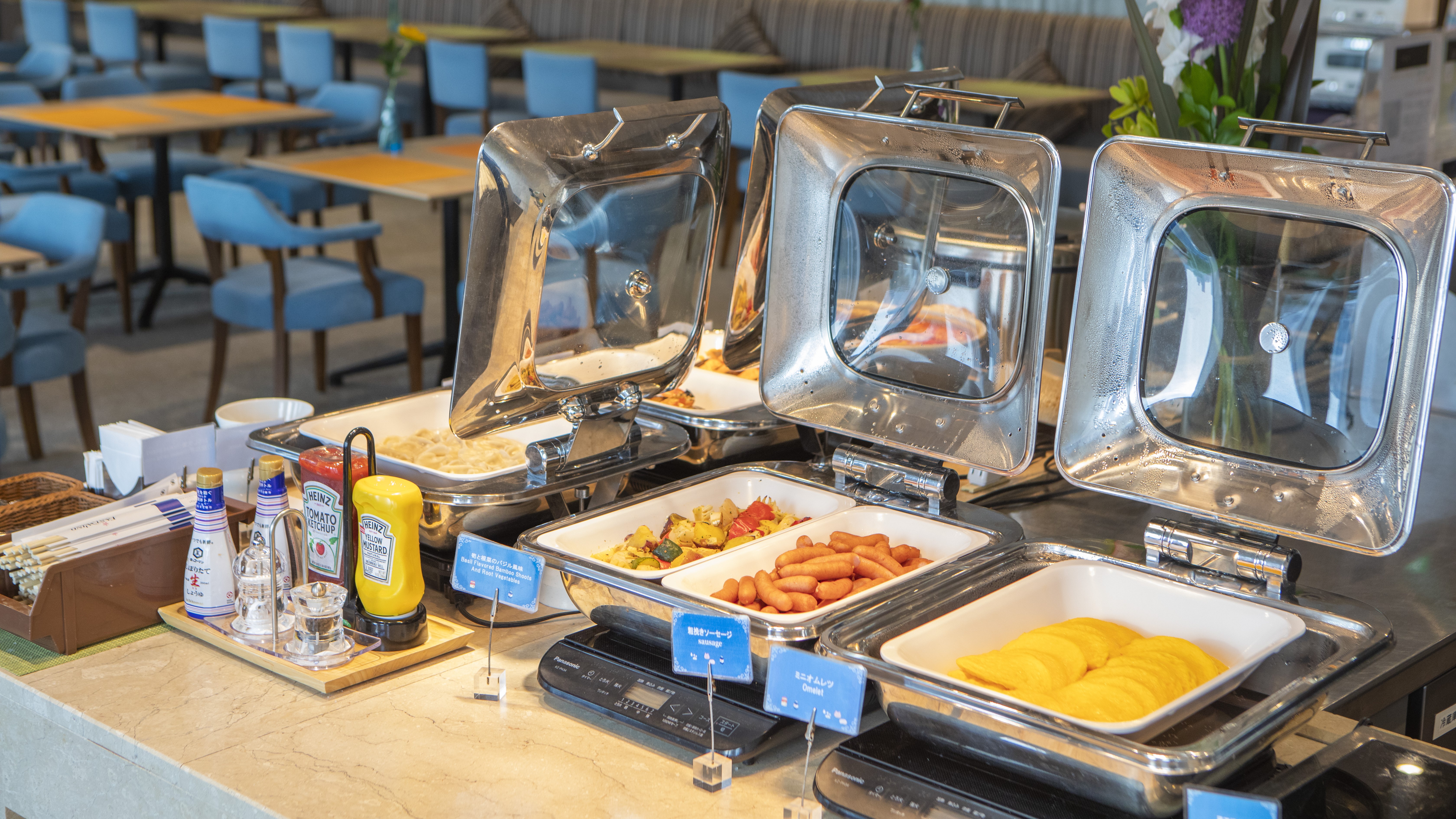 朝食の一例（内容はお日にちや季節で変更となる場合がございます）