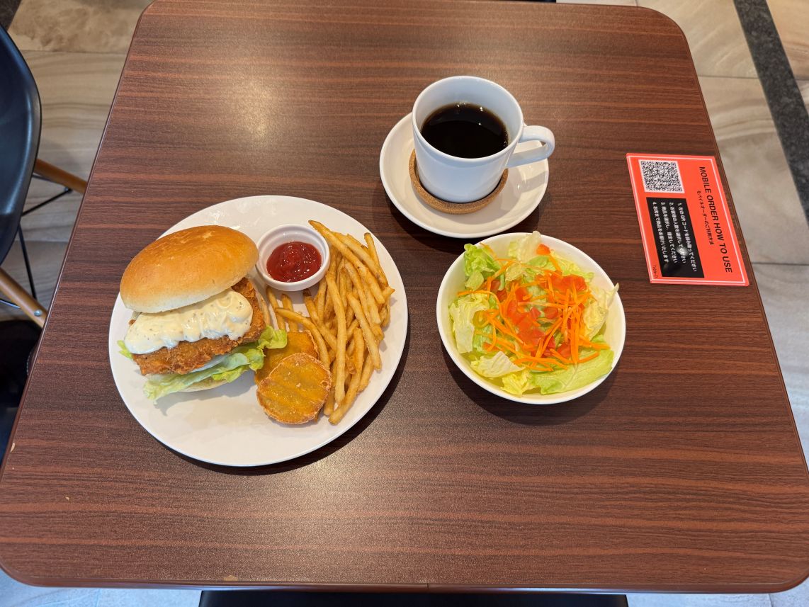 朝食のチキンタルタルバーガーセット