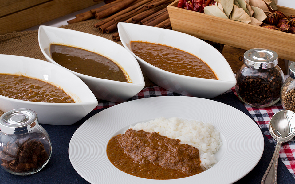 朝食ビュッフェ　3種のカレー