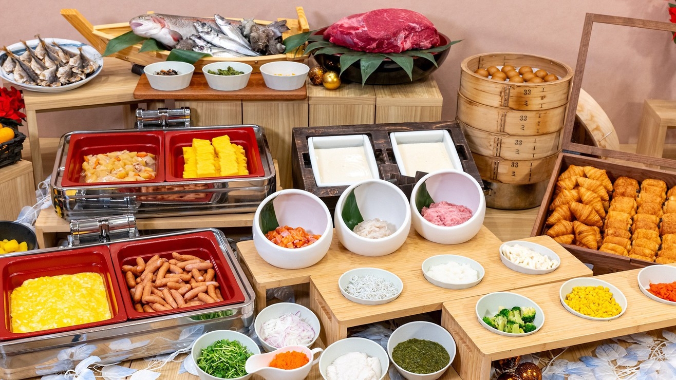 地元食材を使ったビュッフェ朝食と、サウナ温泉でととのう（朝食付）