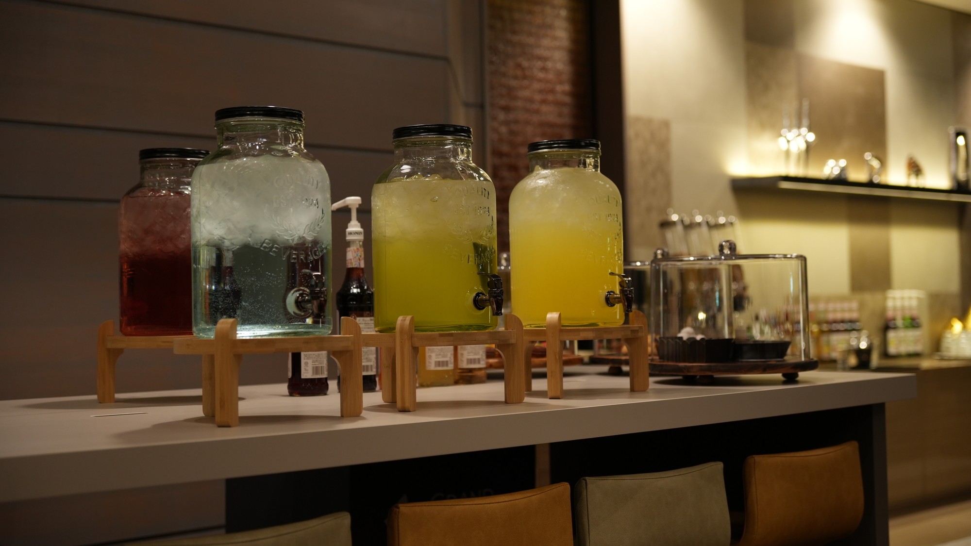 メインラウンジ