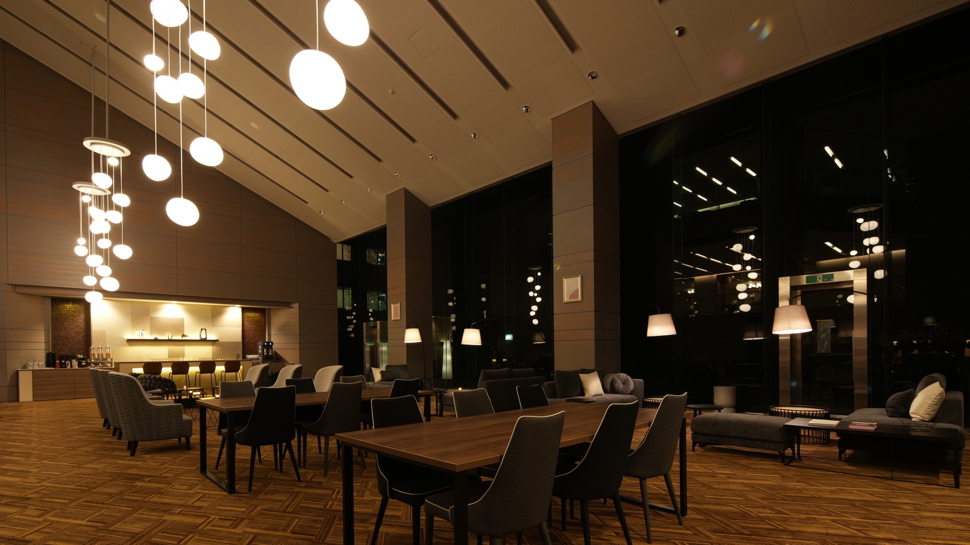 メインラウンジ