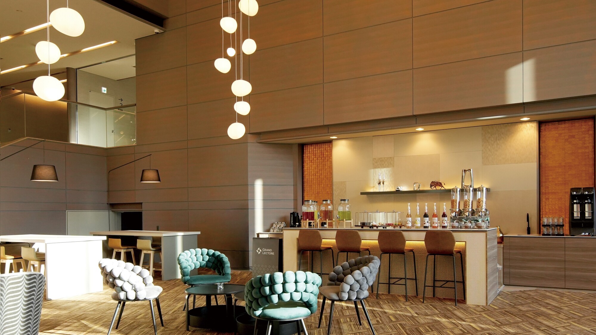 メインラウンジ