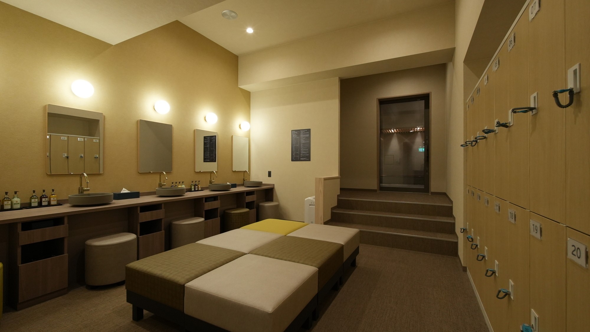 大浴場桃源（脱衣所）