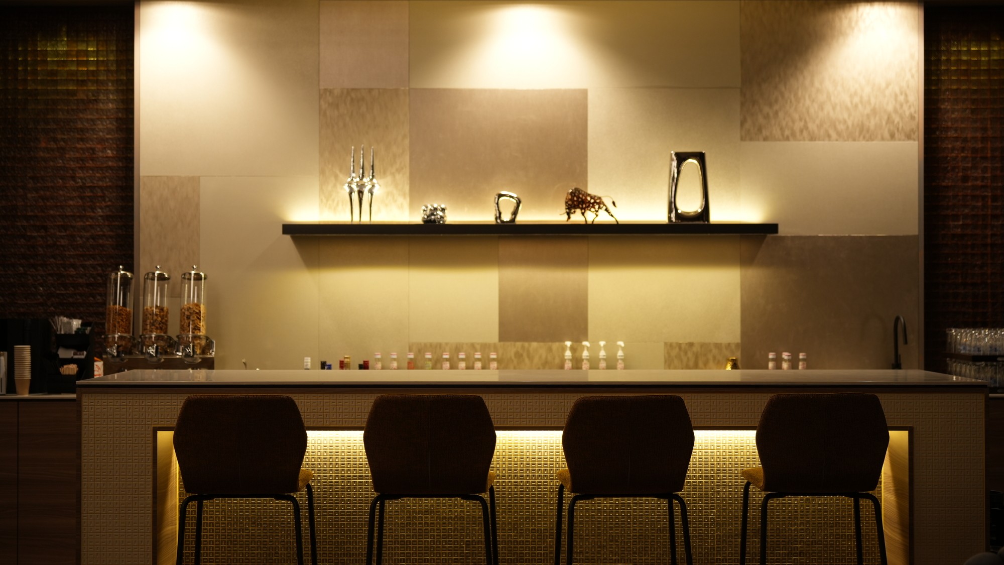 メインラウンジ