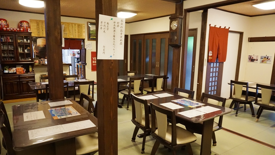 *お食事処／「居酒屋風」のお食事処で、日本海の魚と米どころ、新潟のおいしいお酒をご提供。