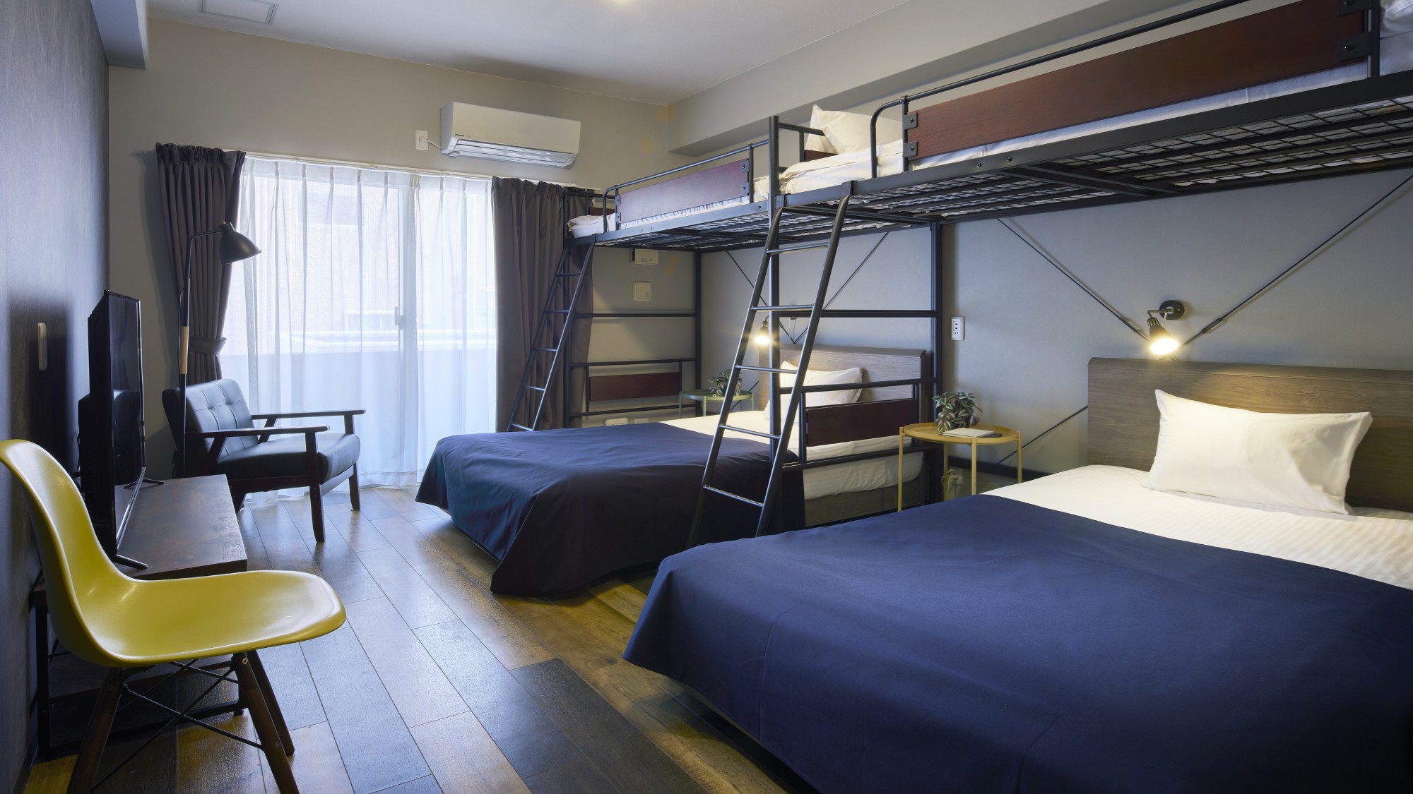 Moderate Family Loft Bedroom モデレートファミリーロフトベッドルーム