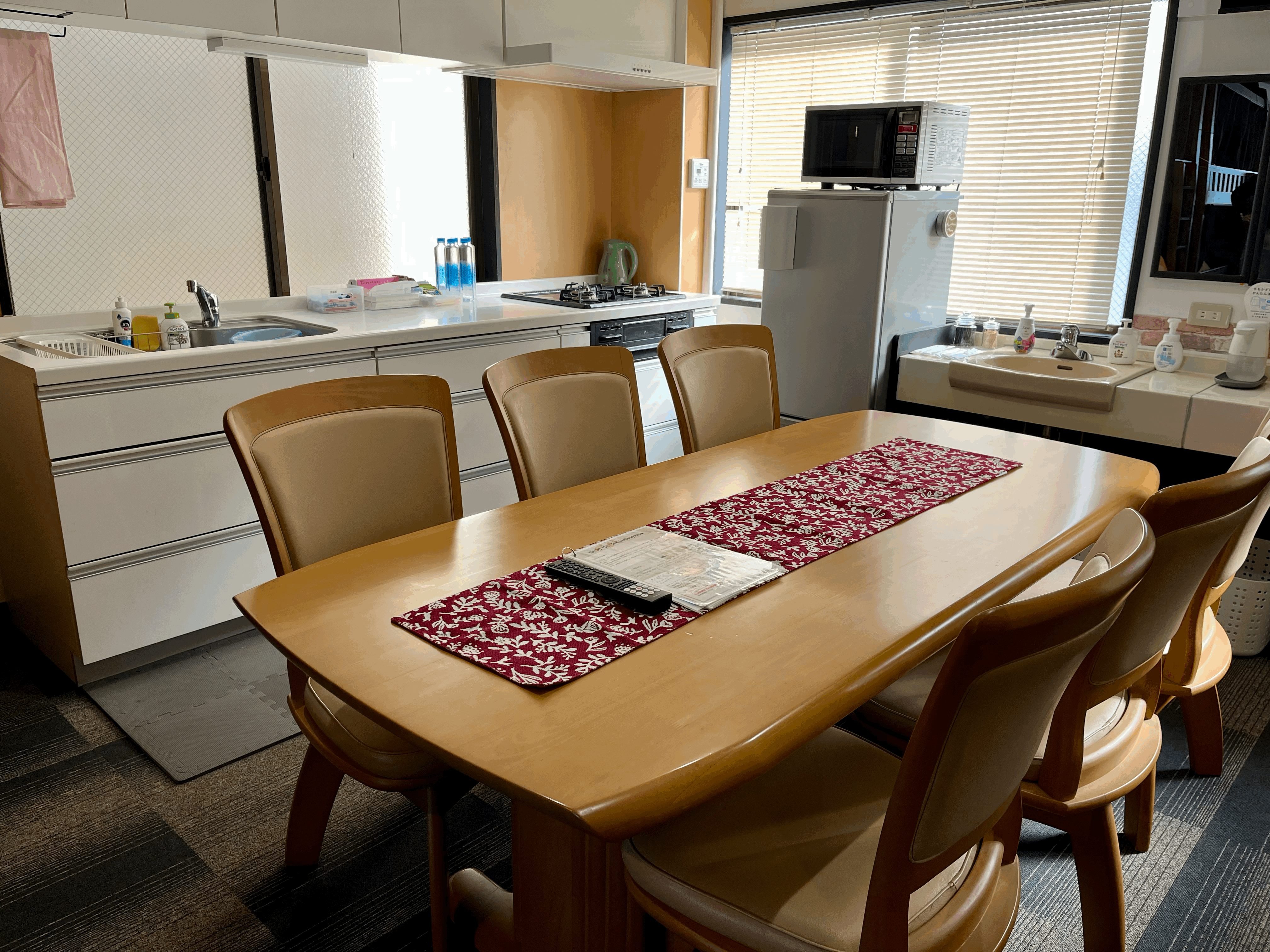 ダイニングテーブル