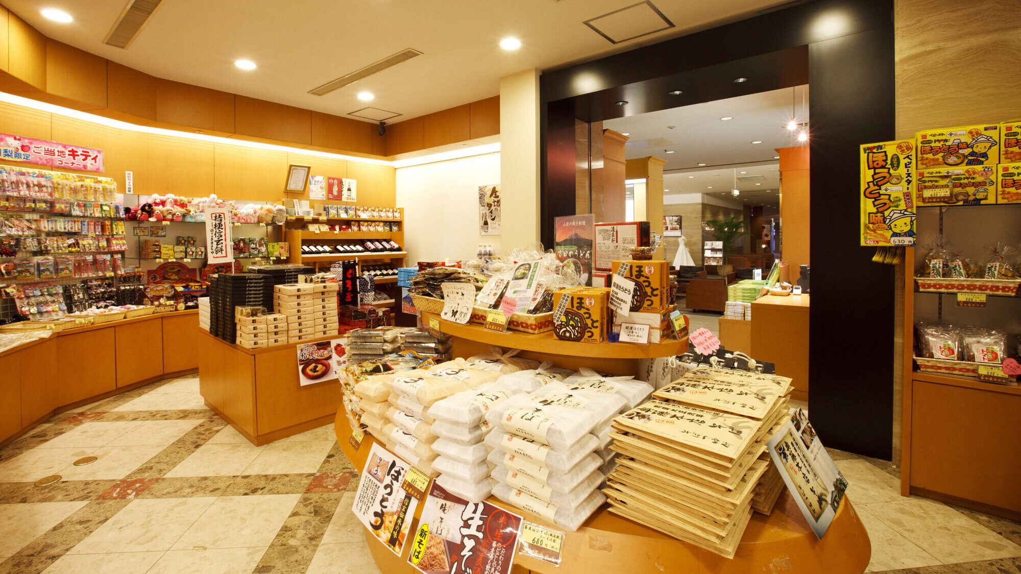 1階 スーベニアショップ