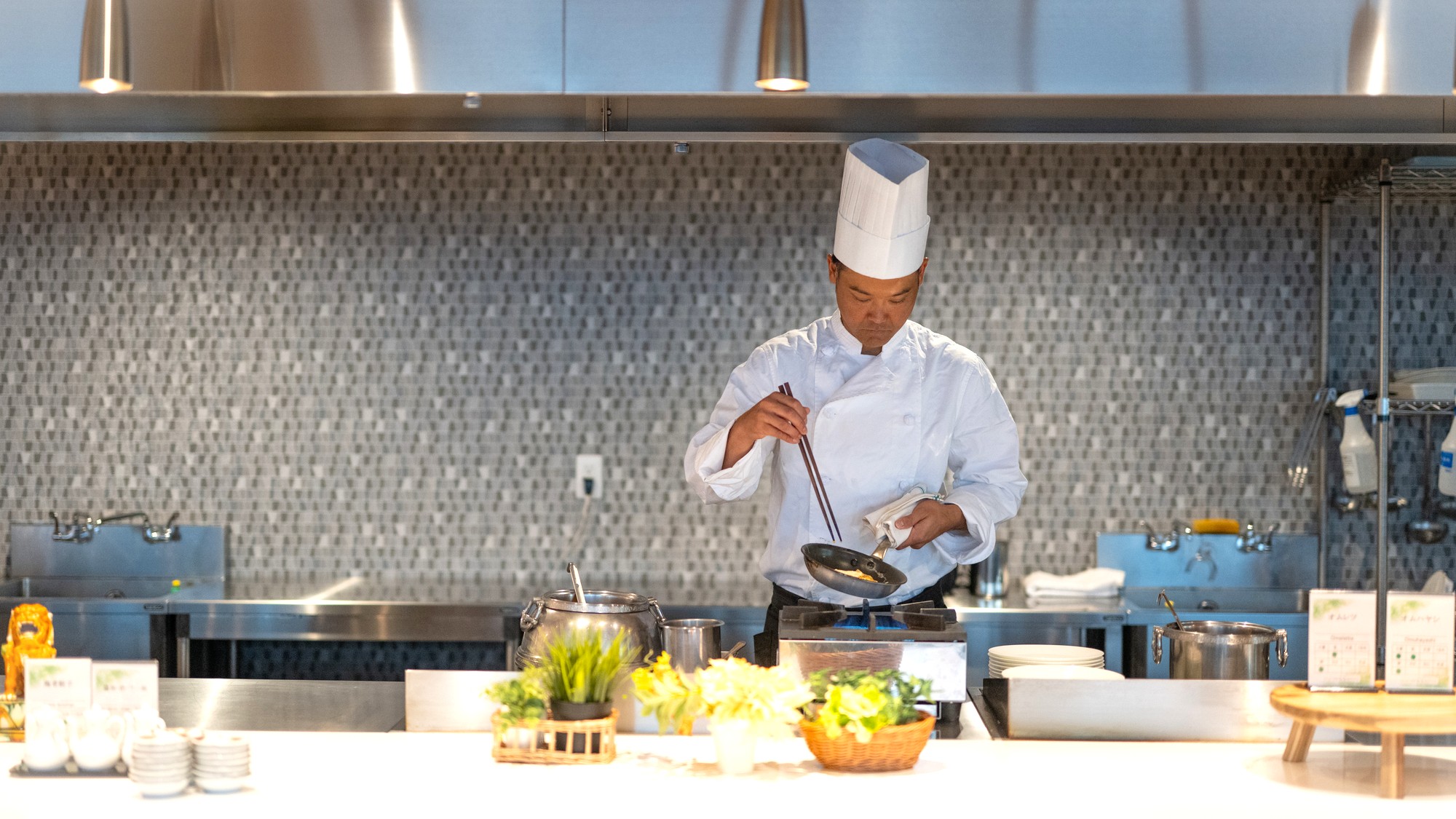 オムレツの実演（2）