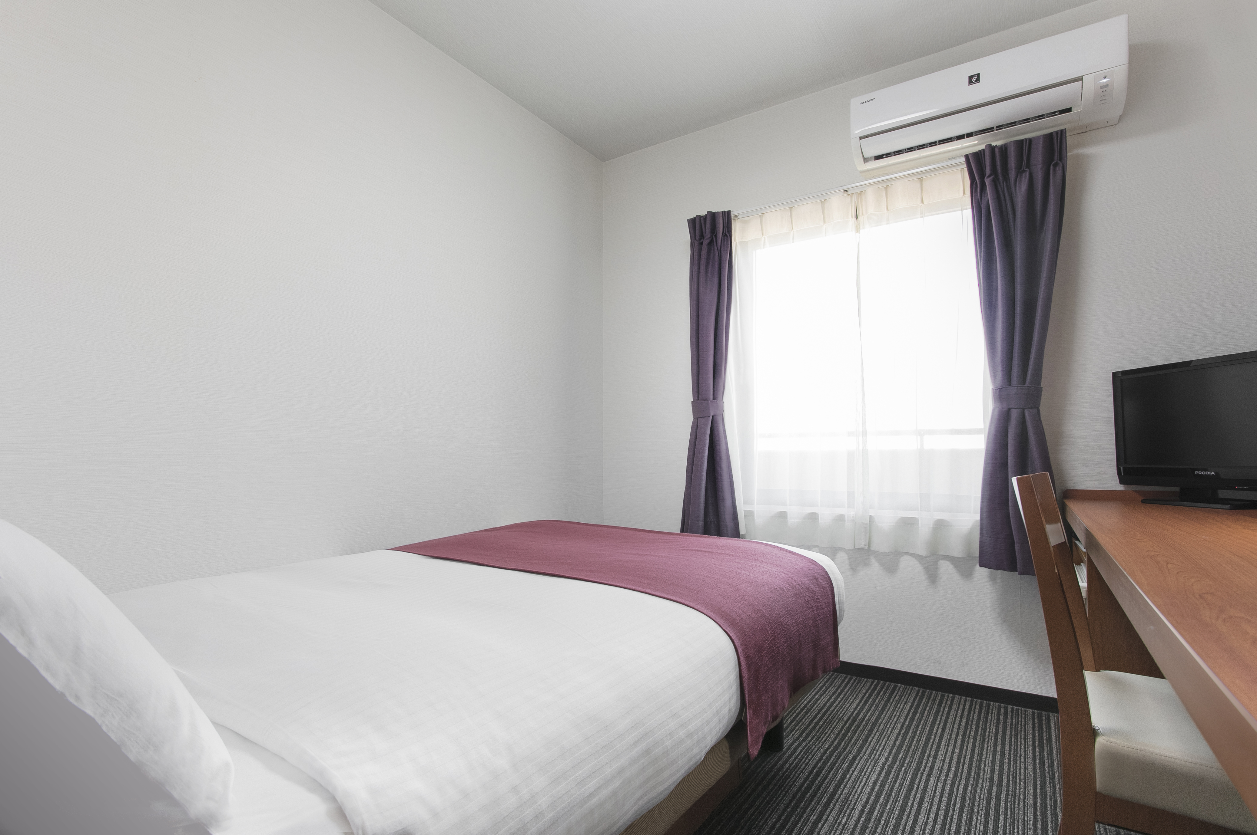 スタンダードシングル【12.7㎡／ベッド幅120cm】