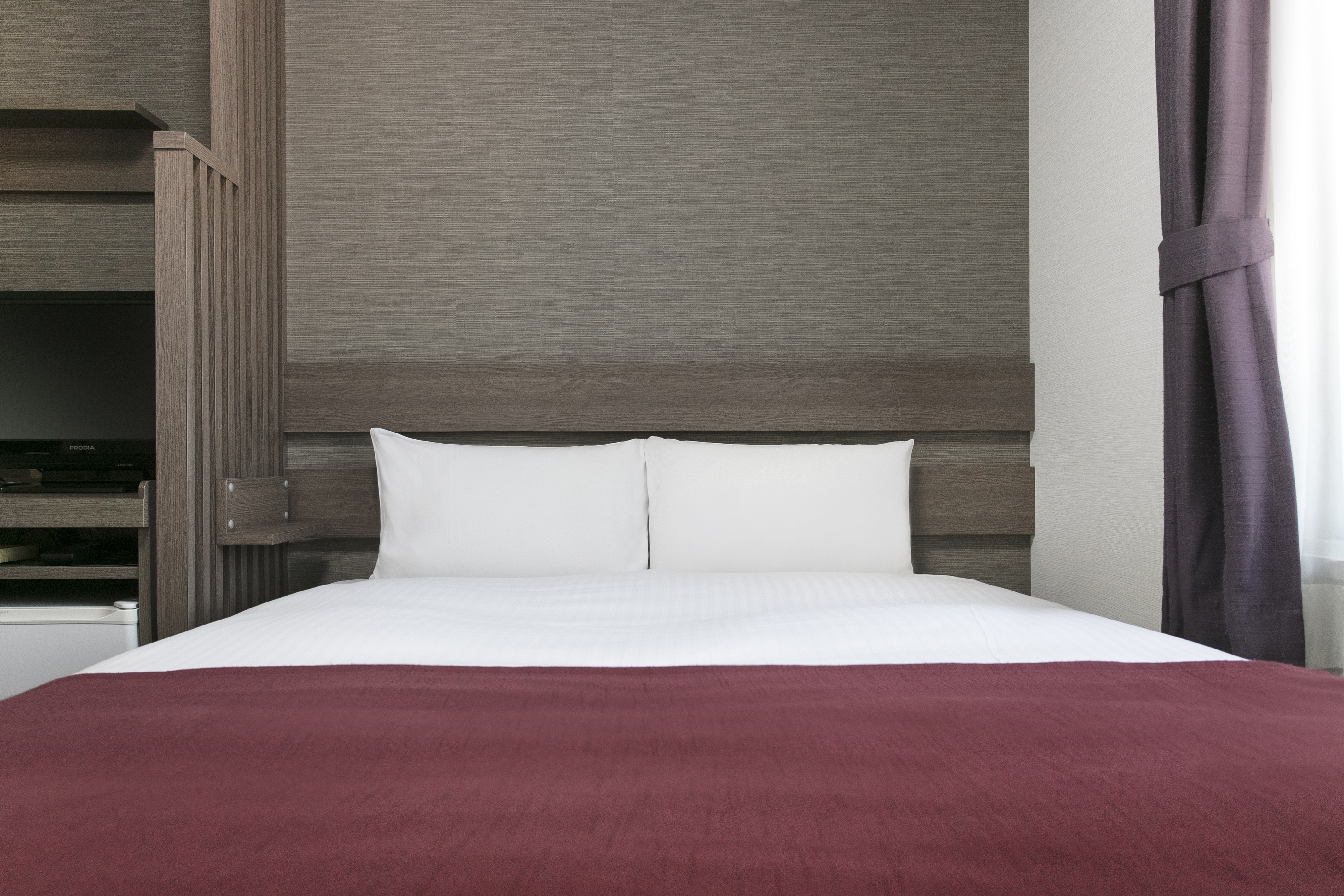 スタンダードダブル【13.4㎡／ベッド幅140cm】