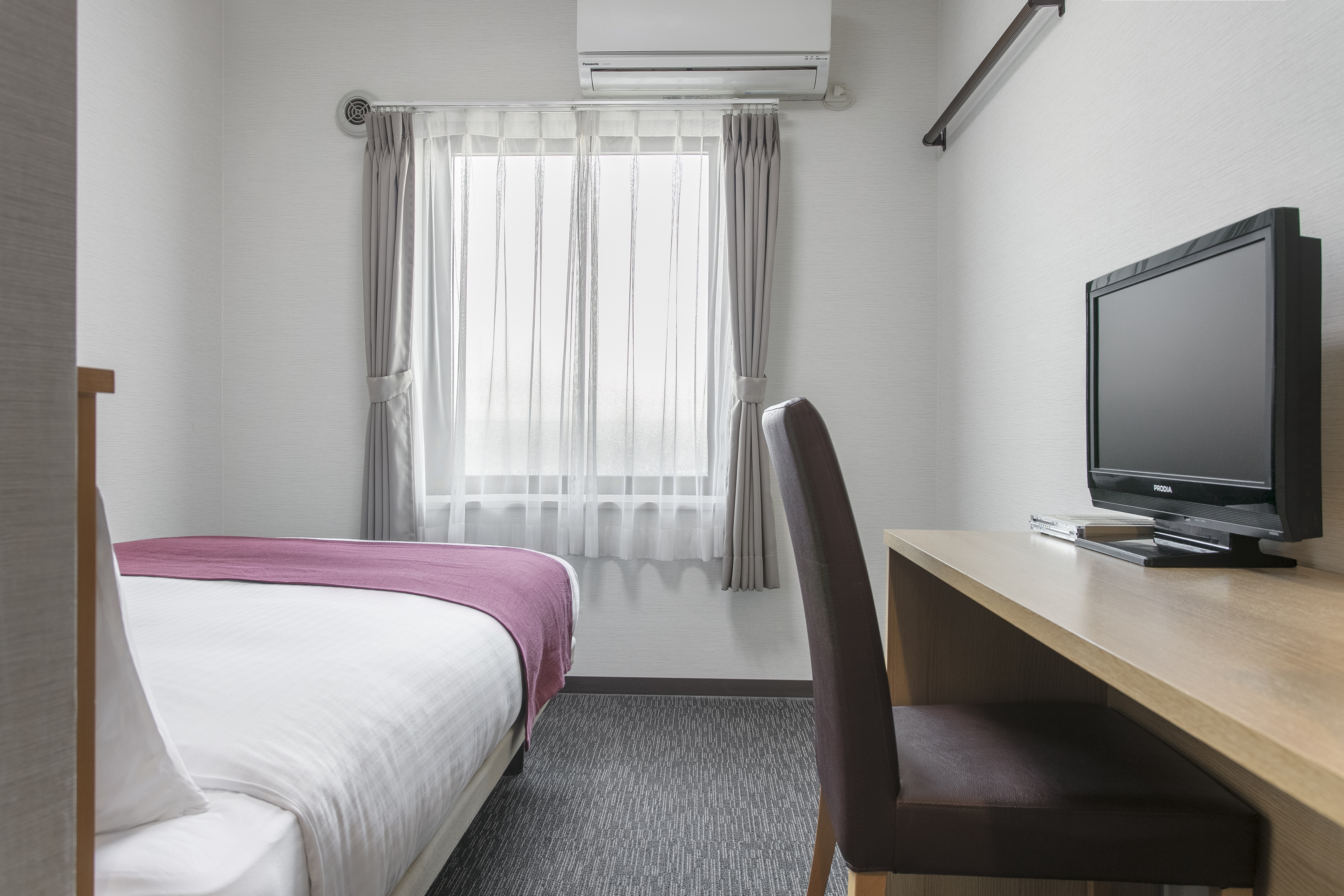 エコノミーセミダブル【12.5㎡／ベッド幅120cm】