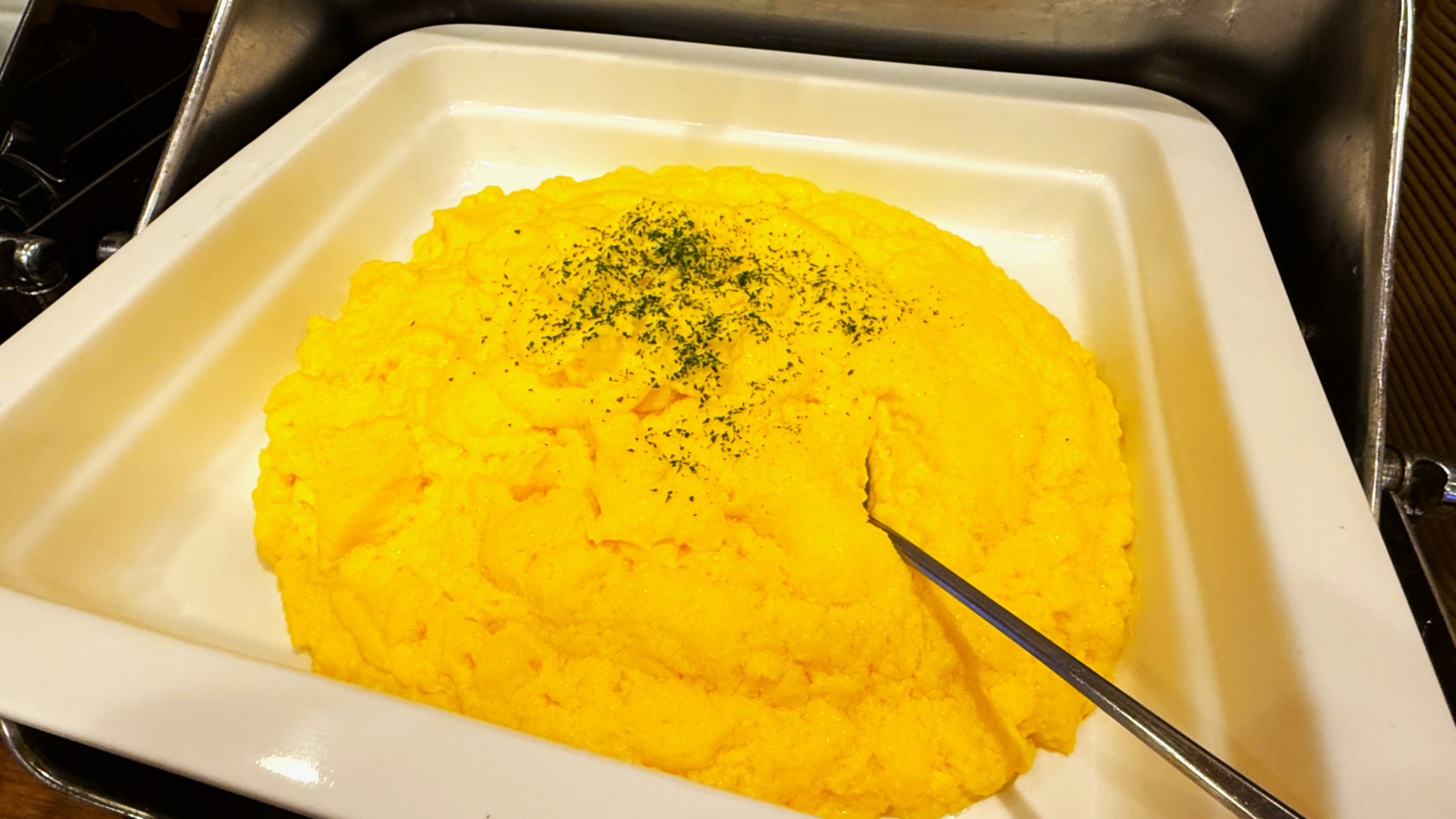 朝食　スクランブルエッグ