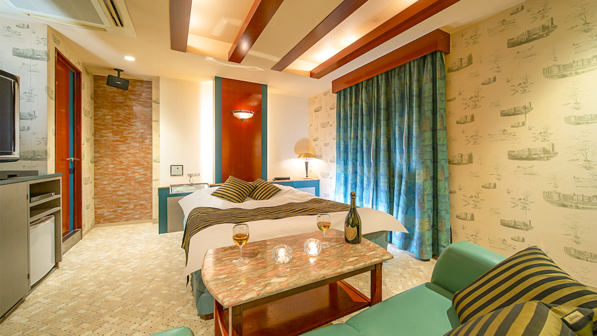 ・【エコノミー　一例】海辺を彷彿とさせる爽やかな雰囲気のお部屋です。