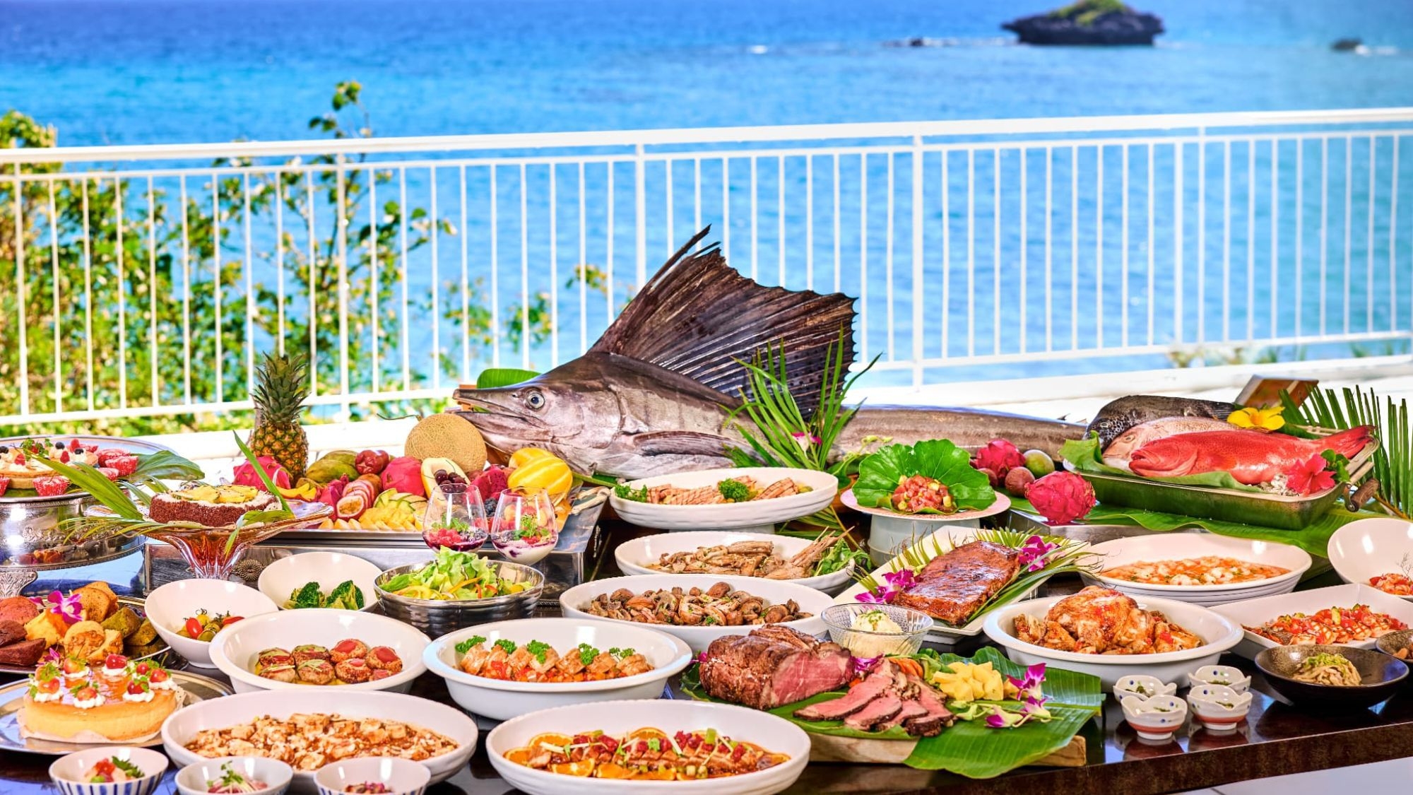 【東館限定】ラウンジ・サウナ・朝食すべて無料。夏の贅沢なオールインクルーシブステイ（朝食付）